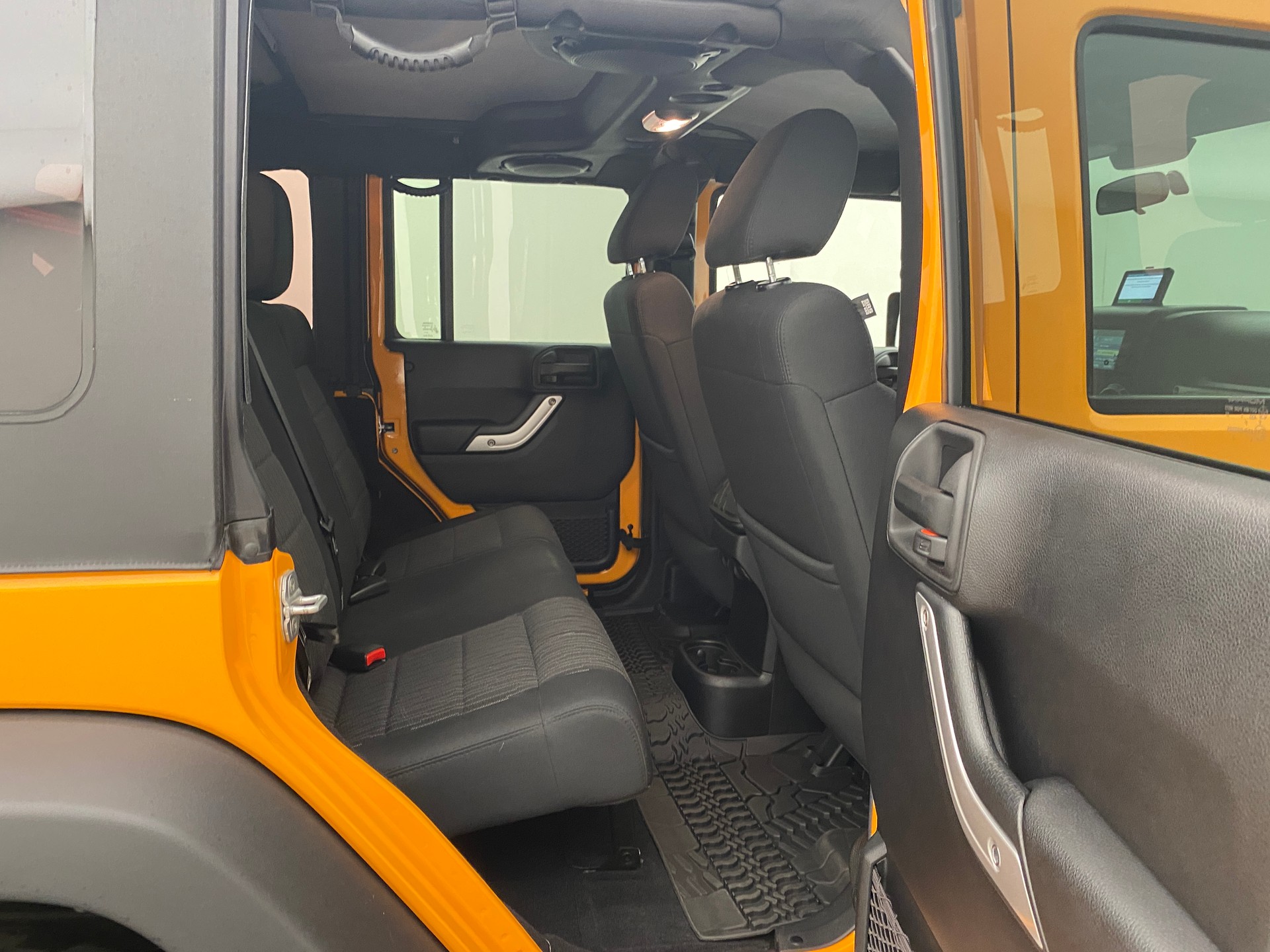 JEEP Wrangler 2.8 CRD Rubicon Unlimited-image-13