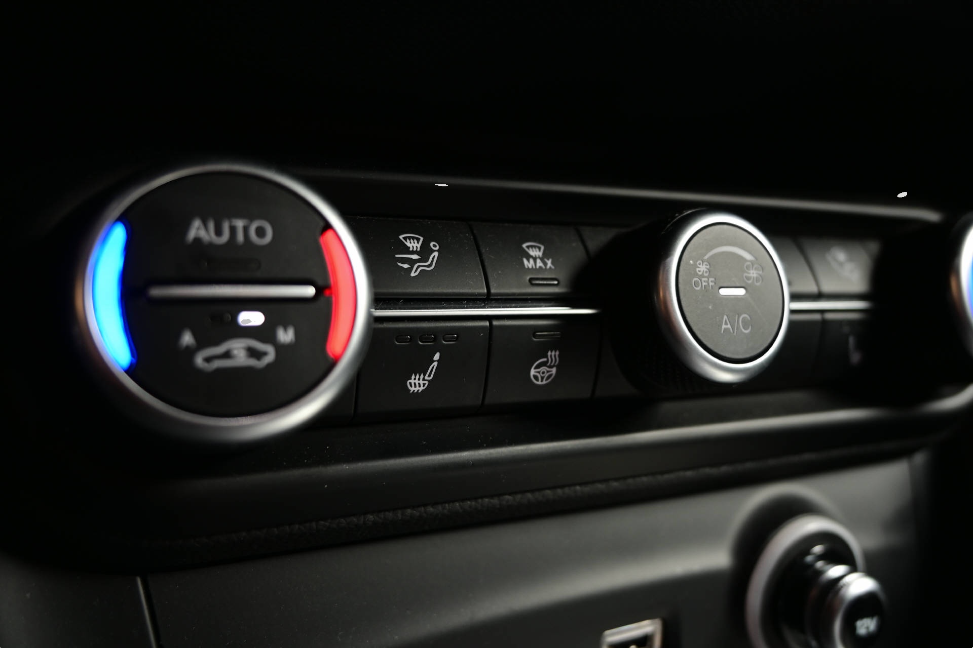 ALFA ROMEO Stelvio 2.0 Q4 280 Tributo Italiano-image-17