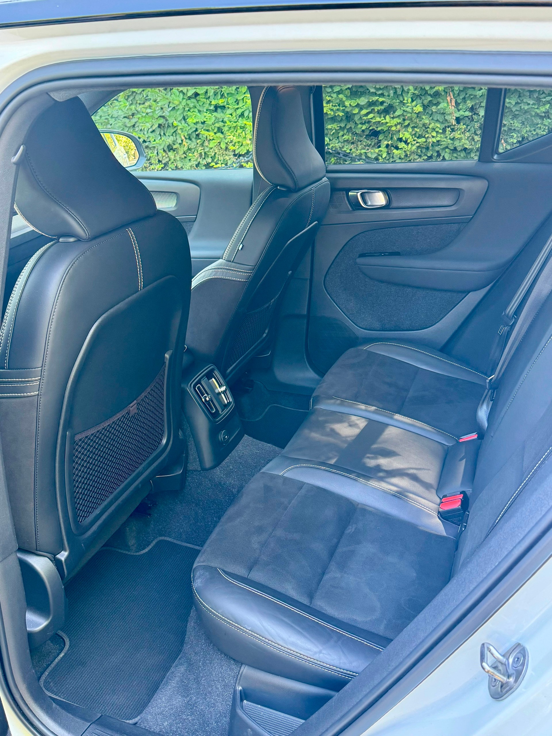 VOLVO XC40 T5 TwE R-Design DCT-image-9