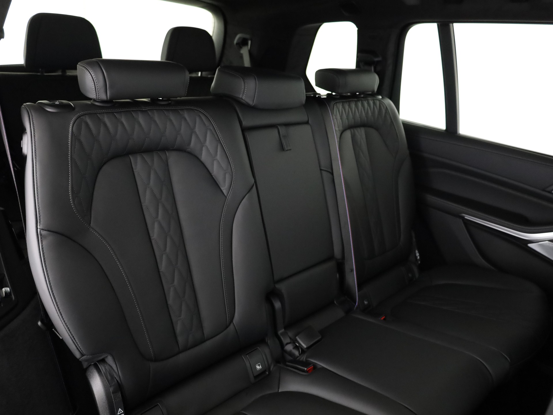 BMW X7 40d xDrive SAG-image-18
