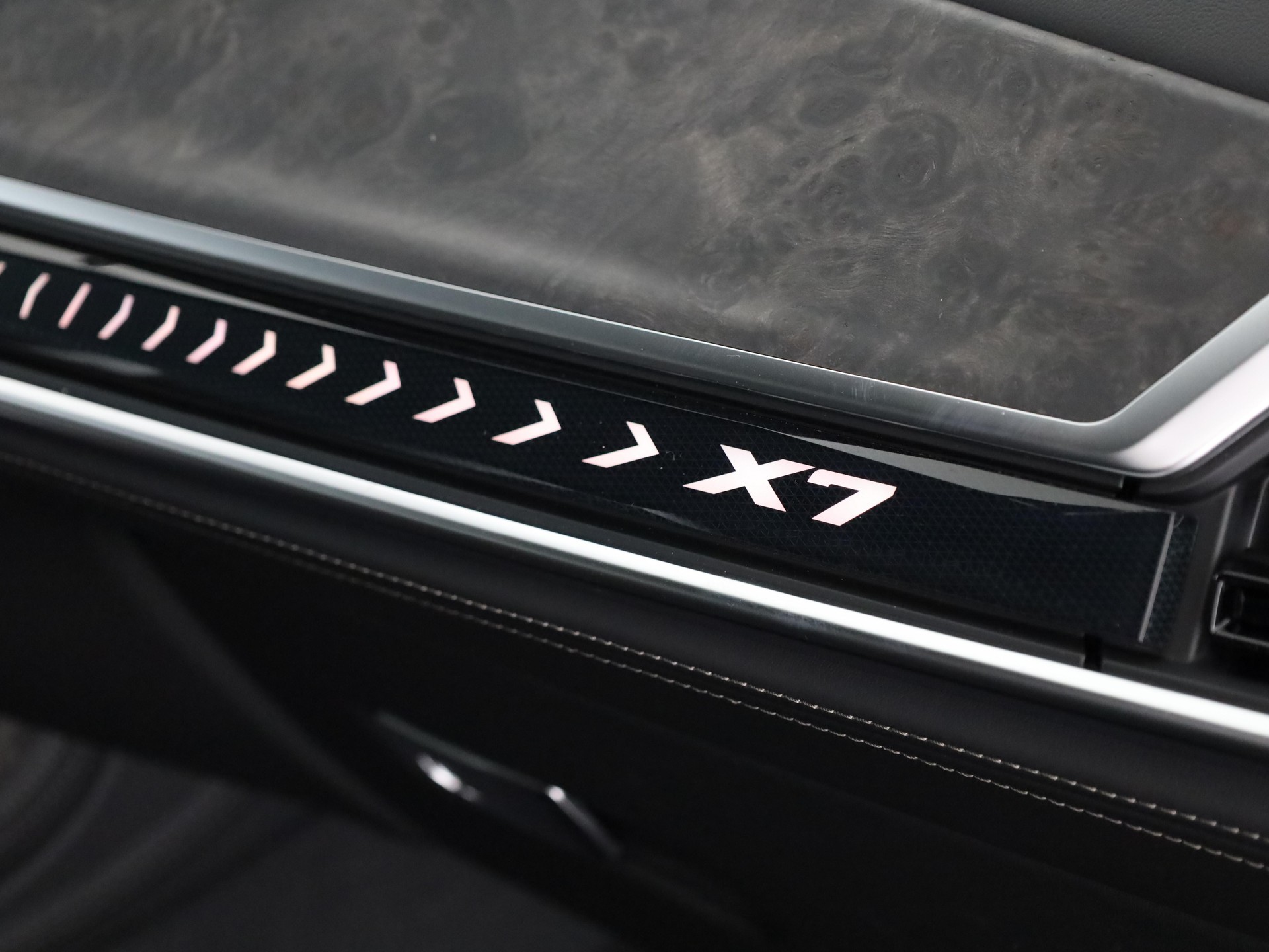BMW X7 40d xDrive SAG-image-16