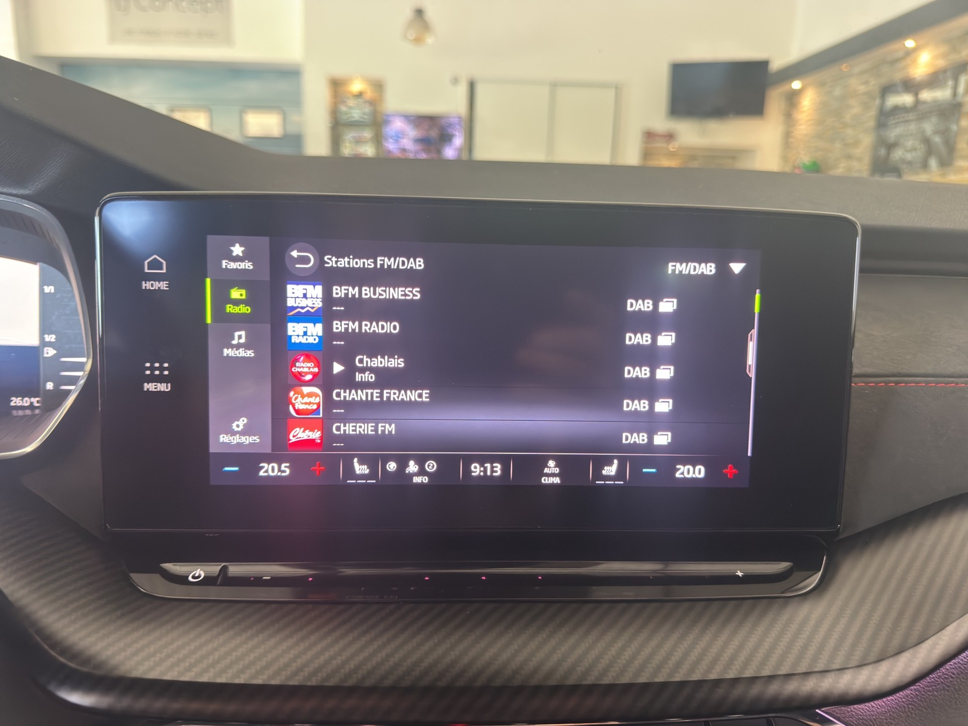 SKODA Octavia Combi 2.0 TSI DSG RS-image-22