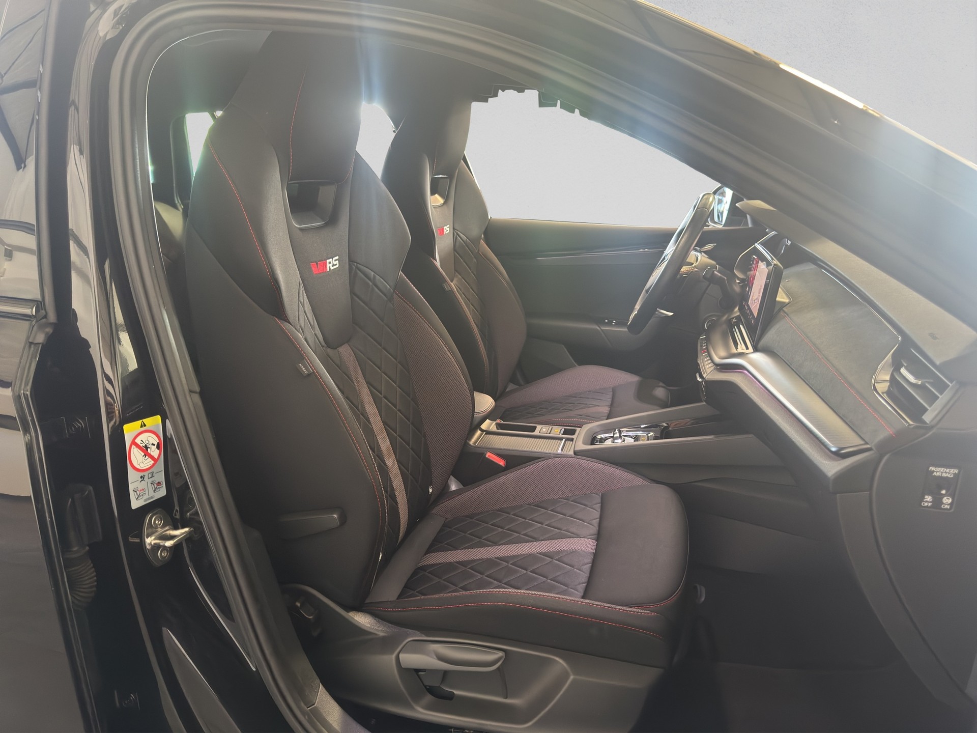 SKODA Octavia Combi 2.0 TSI DSG RS-image-14