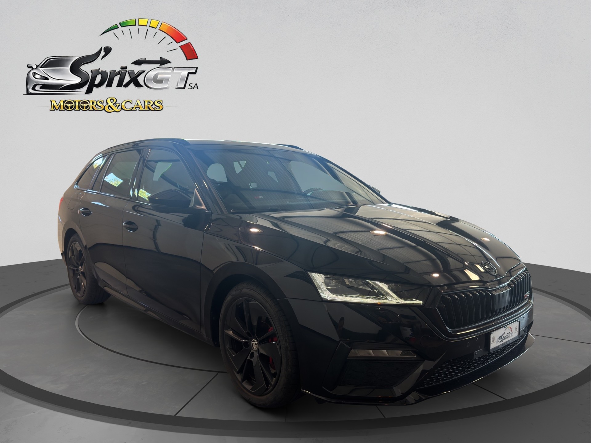 SKODA Octavia Combi 2.0 TSI DSG RS-image-6