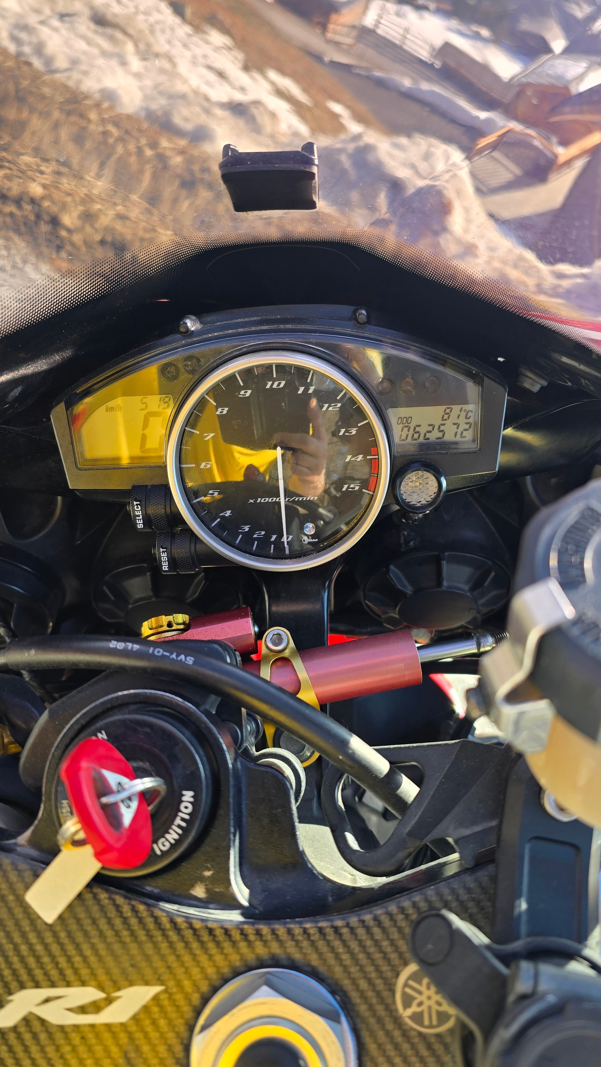 YAMAHA YZF-R1-image-3
