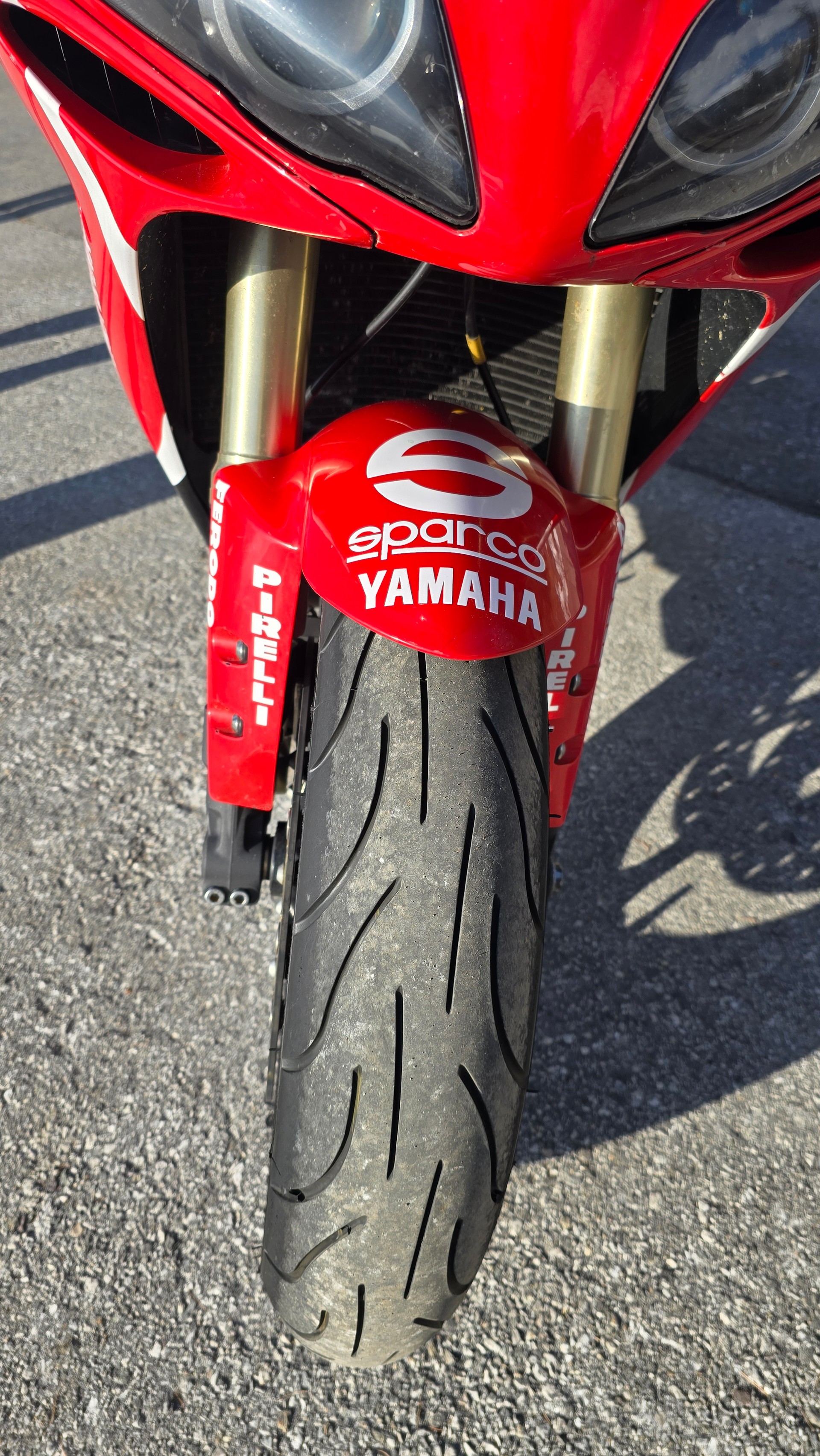 YAMAHA YZF-R1-image-1