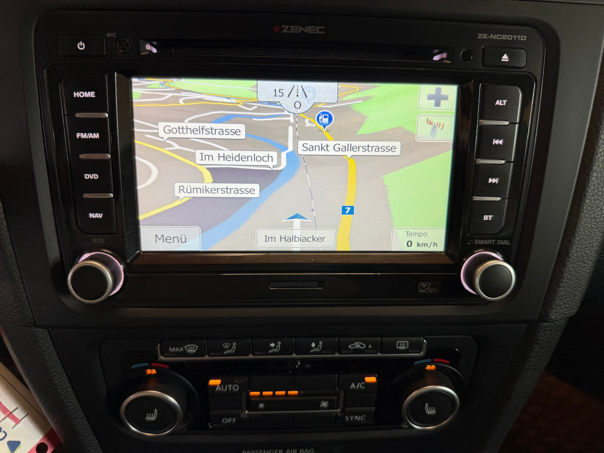 VW GOLF-image-12