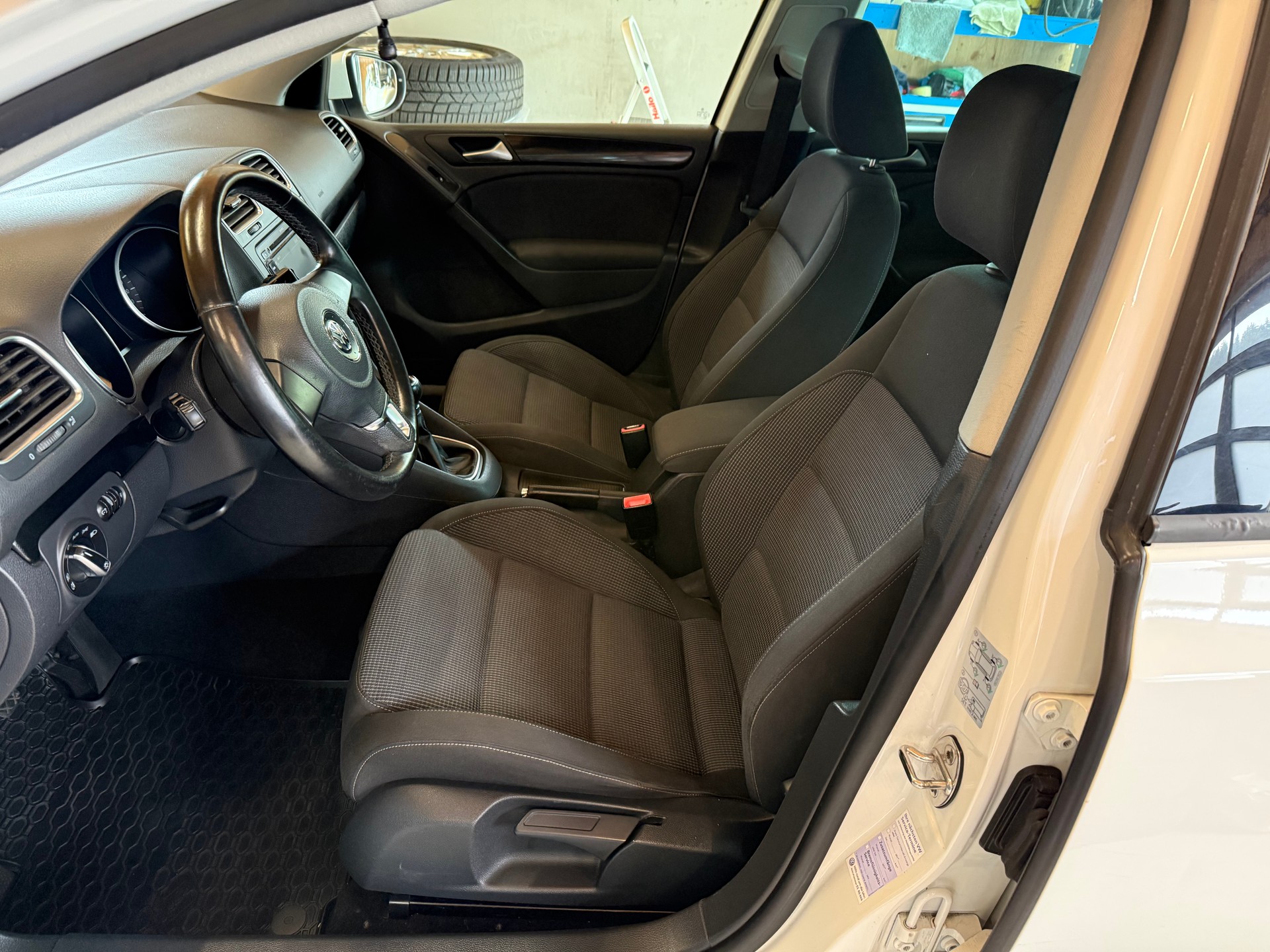 VW GOLF-image-6