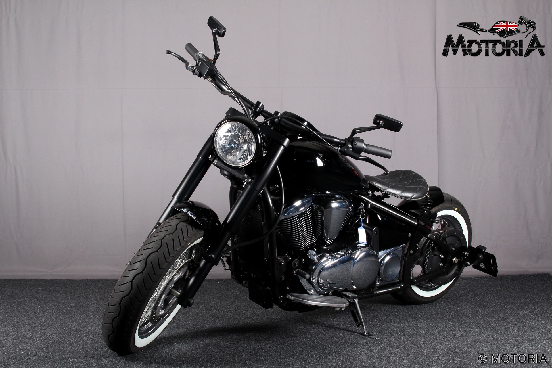 KAWASAKI VN 900 BOBBER-image-1