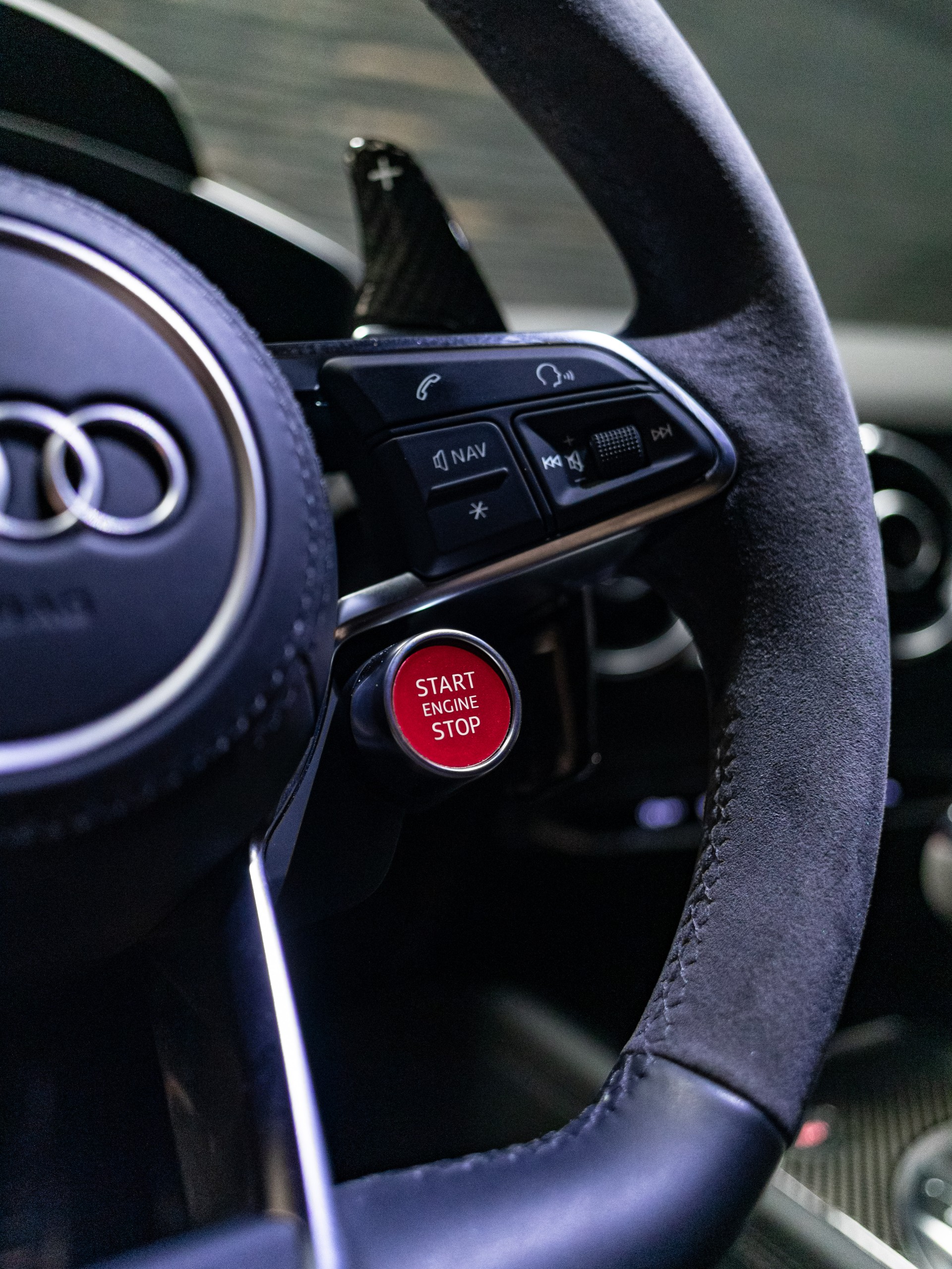 AUDI TT Coupé TT RS quattro S-tronic-image-11