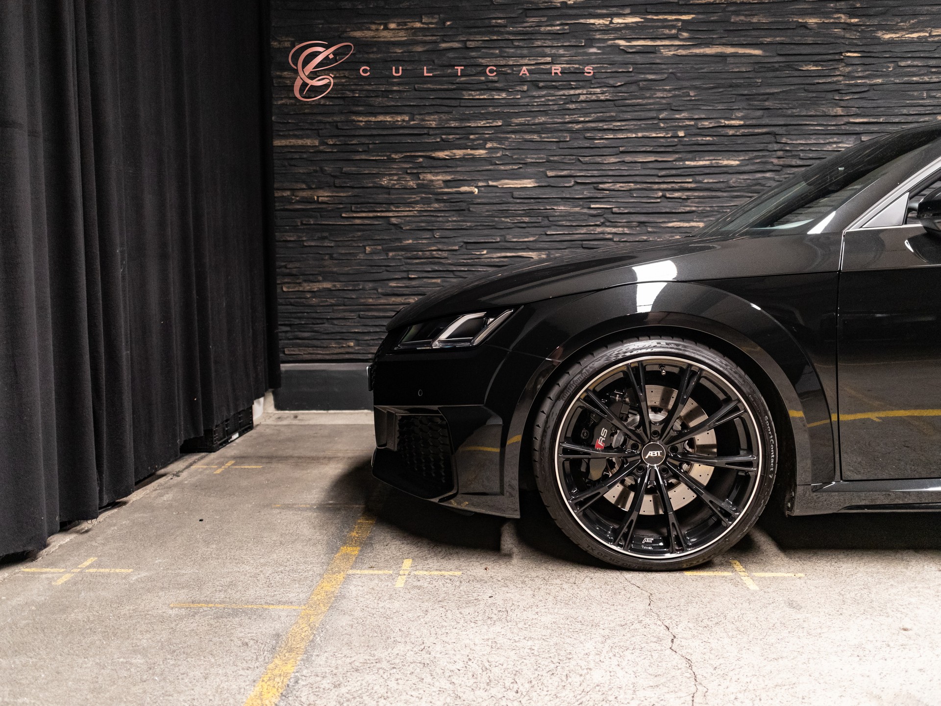 AUDI TT Coupé TT RS quattro S-tronic-image-4