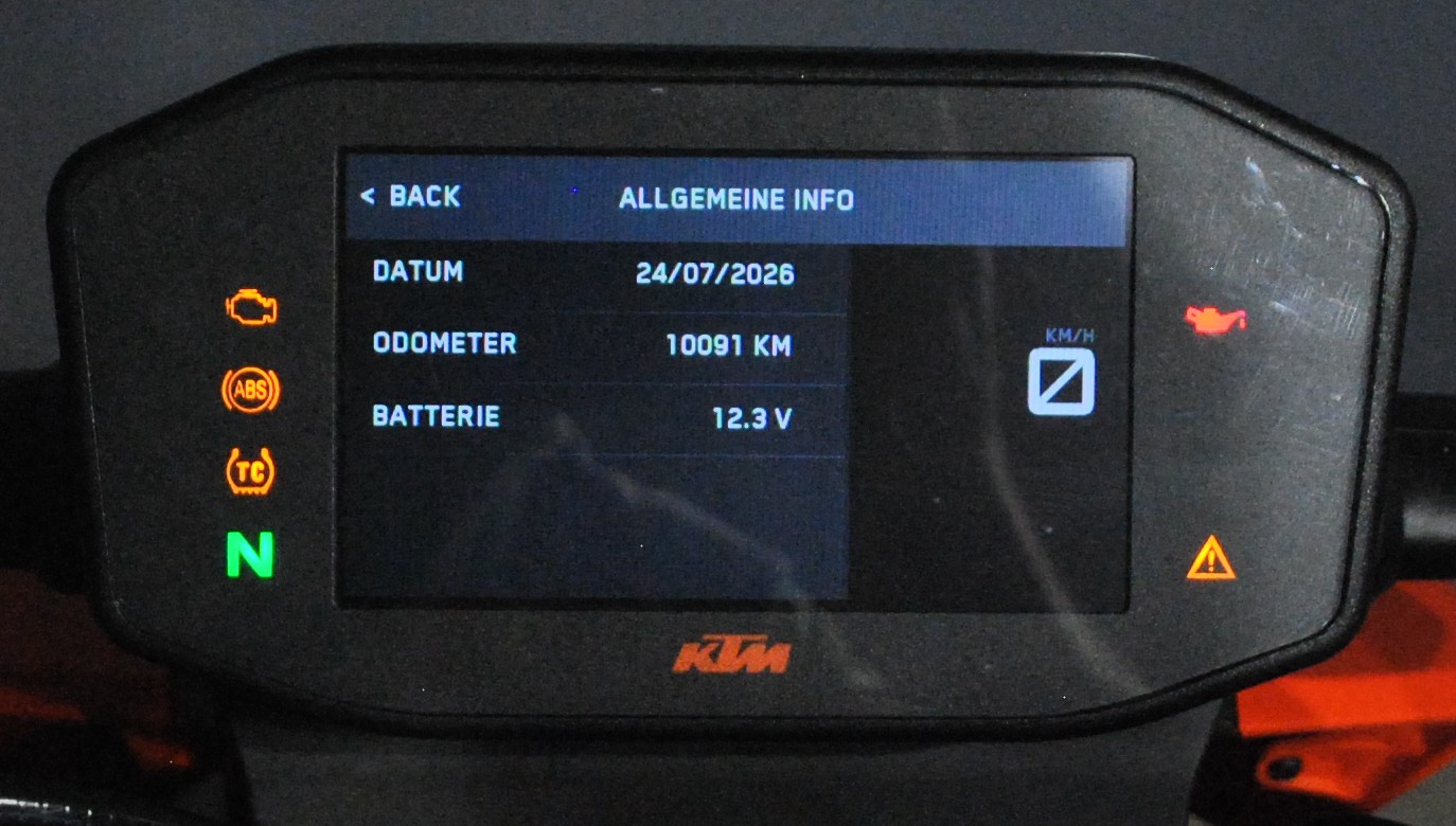 KTM 890 Duke-image-5