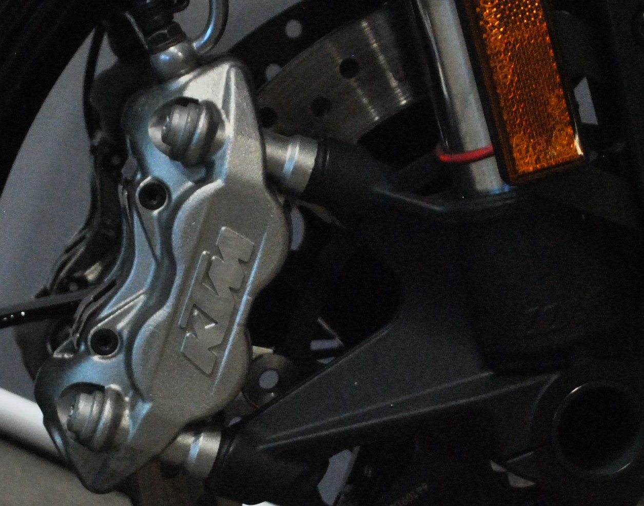 KTM 890 Duke-image-8