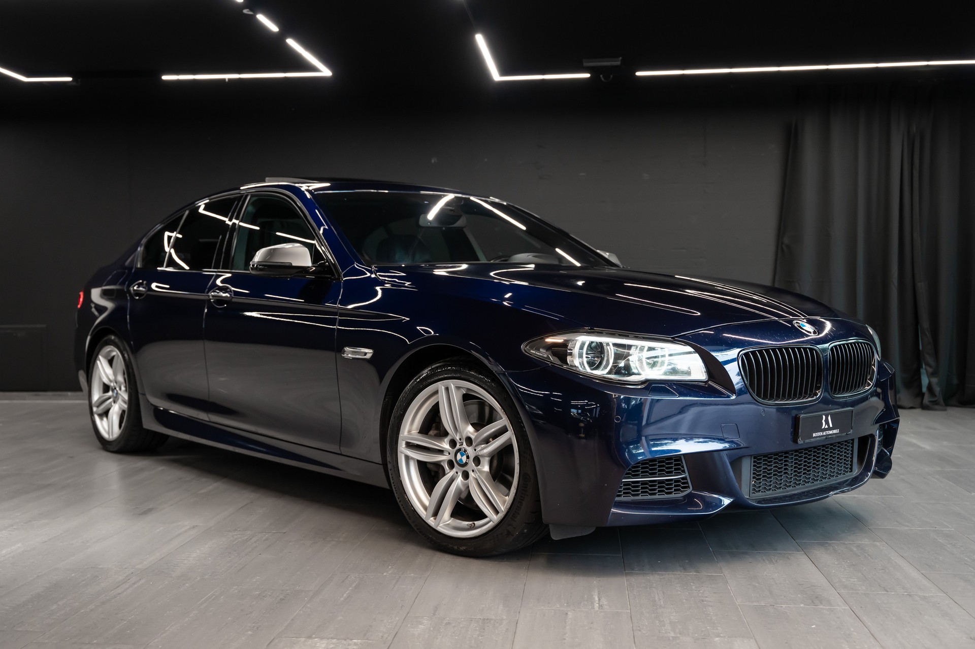BMW M550d xDrive Steptronic / CH Auto / BMW Service History / Mega Ausstattung / harmankardon / Head Up / Softclose / 8 Räder uvm...
