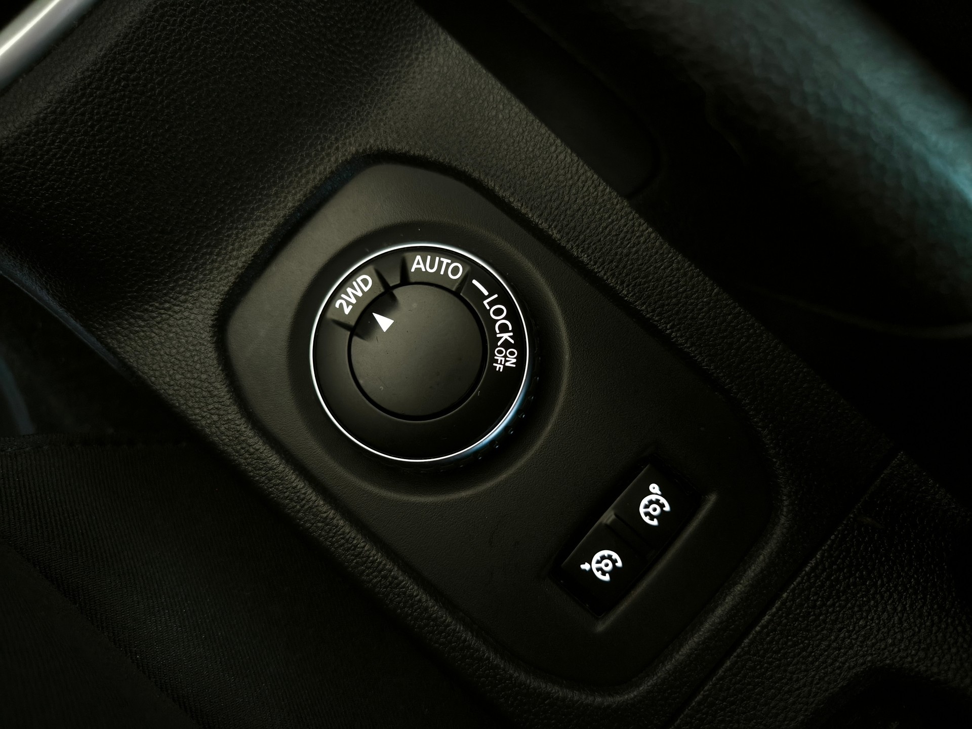 DACIA Duster TCe 150 Celebration 4x4-image-5