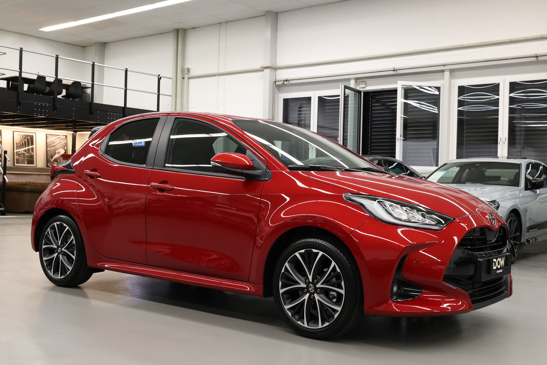 TOYOTA Yaris 1.5 VVT-i HSD Teamplayer-showroom-element-1