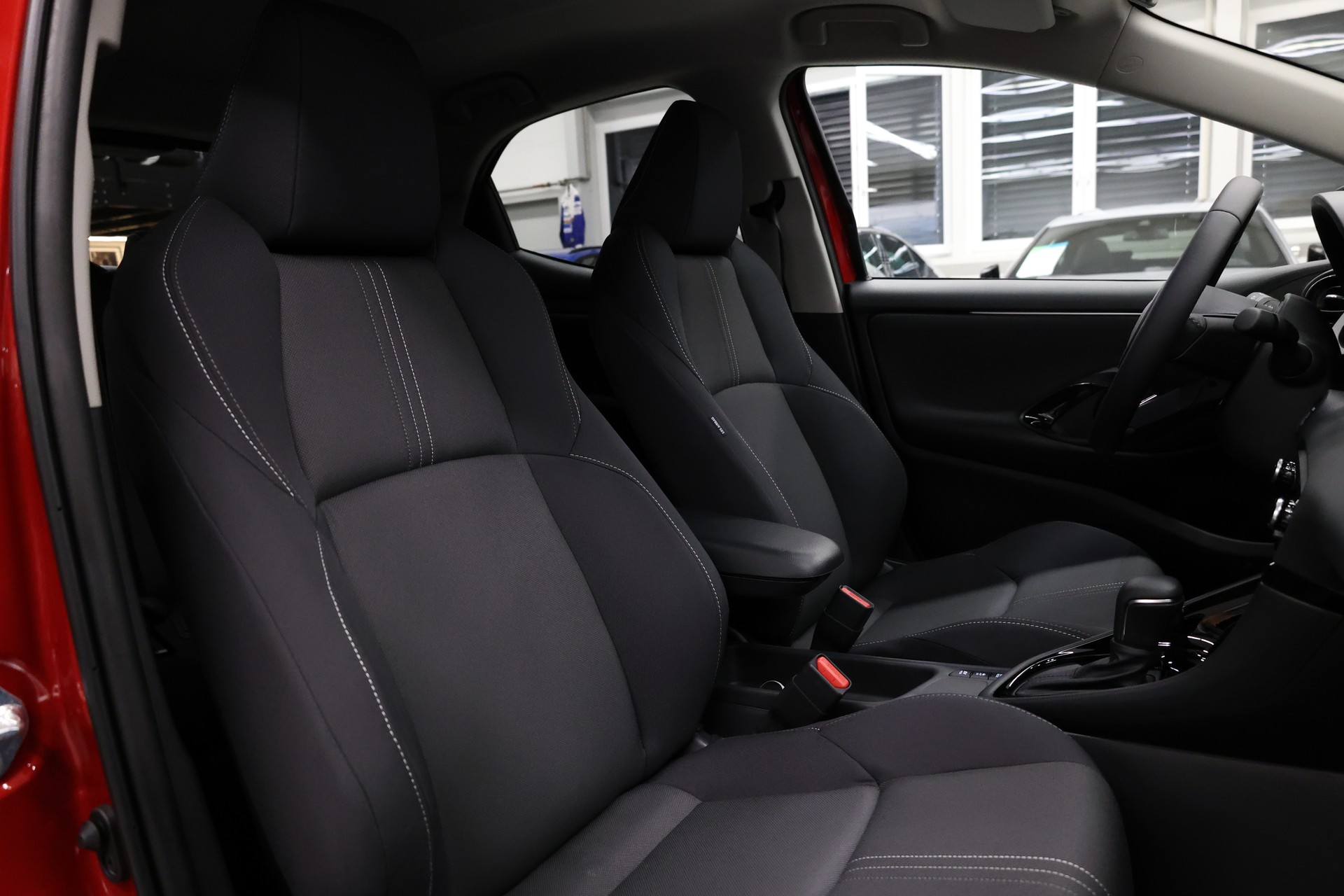TOYOTA Yaris 1.5 VVT-i HSD Teamplayer-image-21