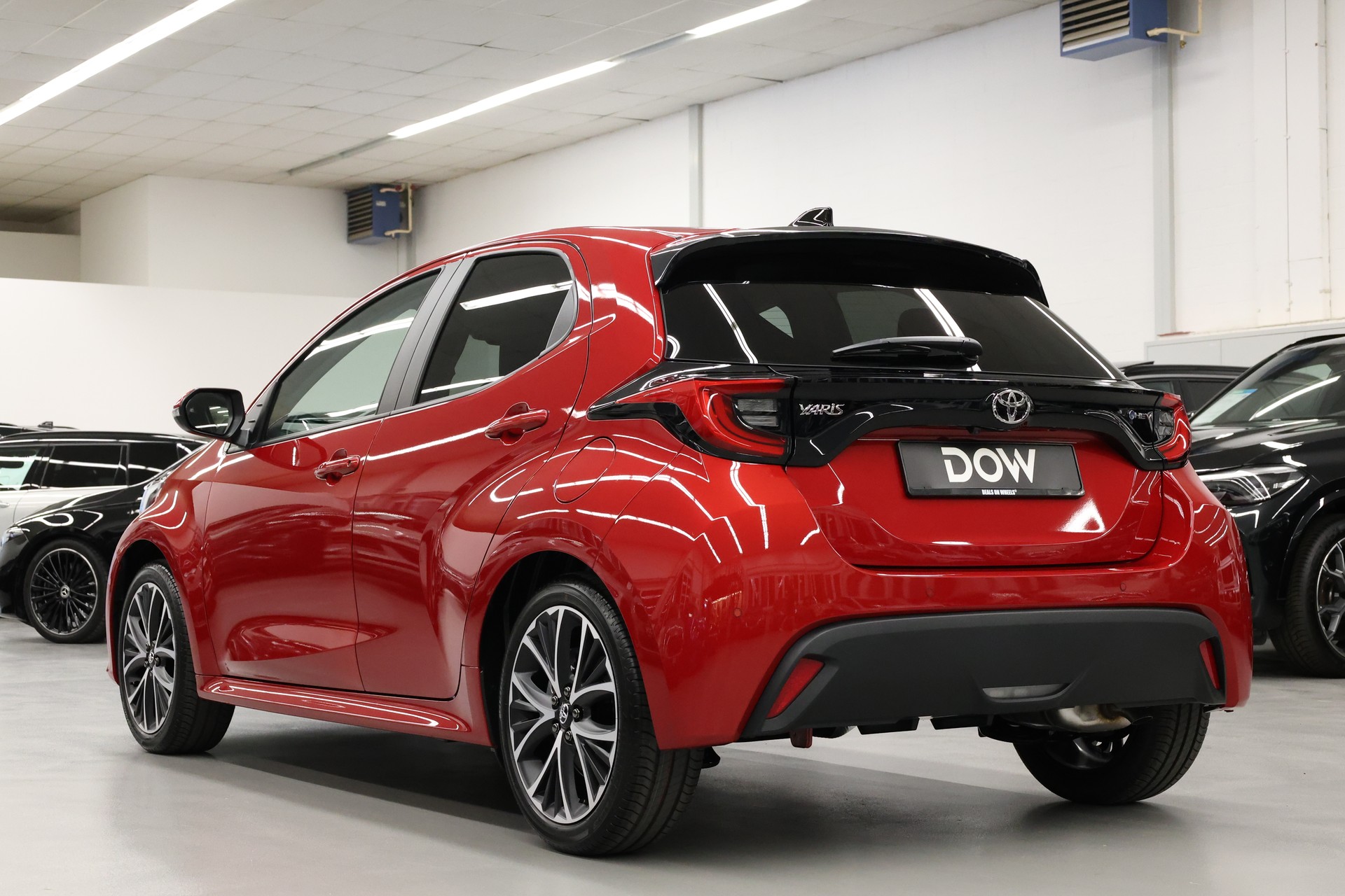 TOYOTA Yaris 1.5 VVT-i HSD Teamplayer-image-4