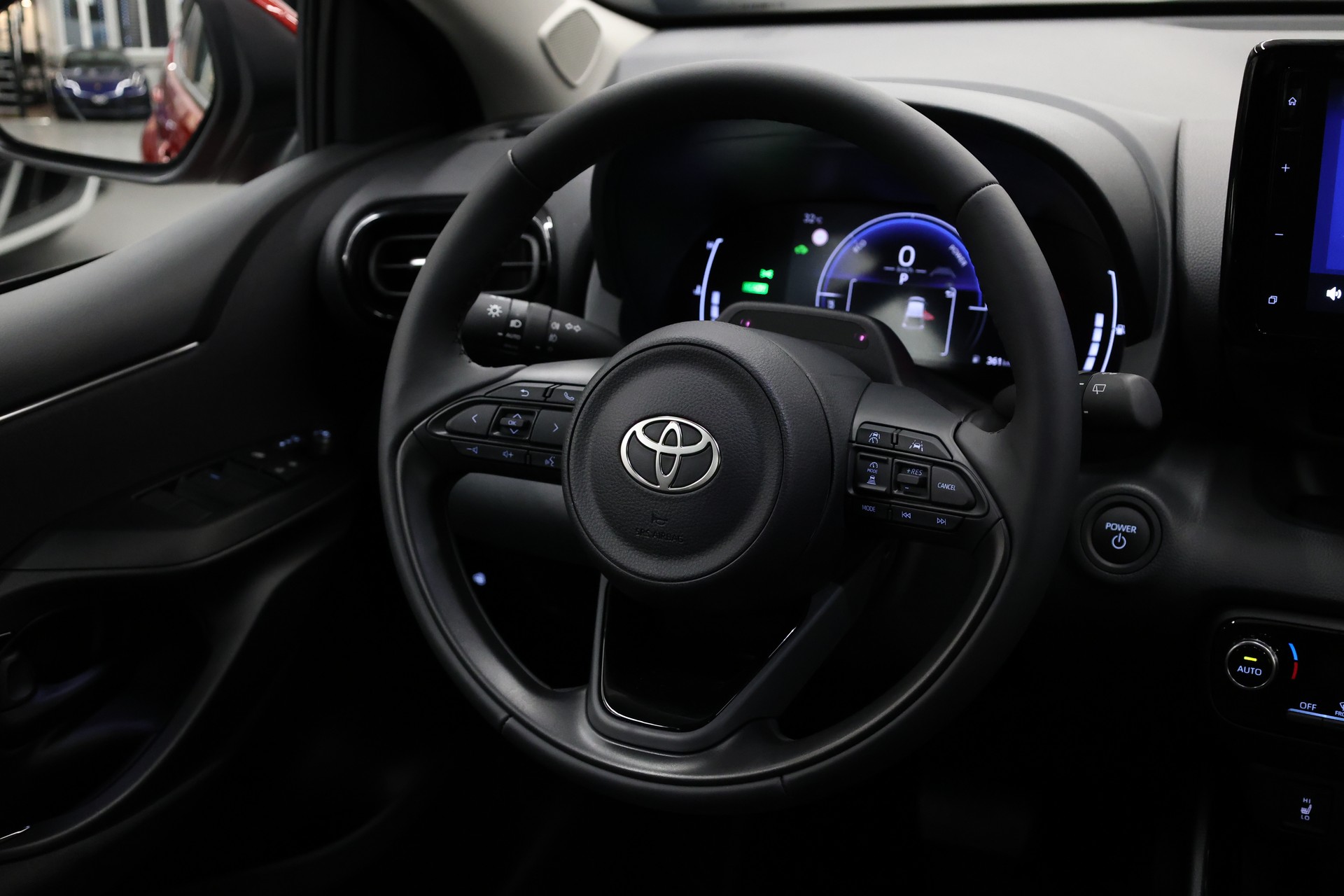 TOYOTA Yaris 1.5 VVT-i HSD Teamplayer-image-25