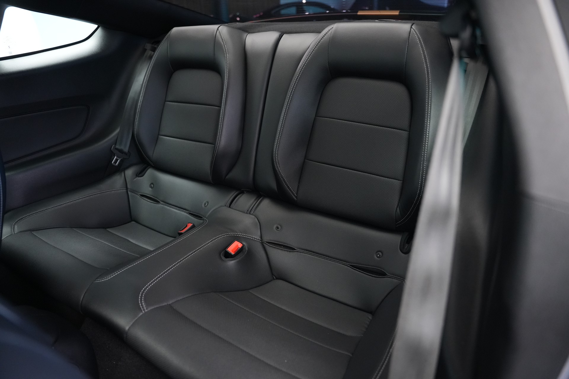 FORD Mustang Fastback 5.0 V8 GT Automat-image-12