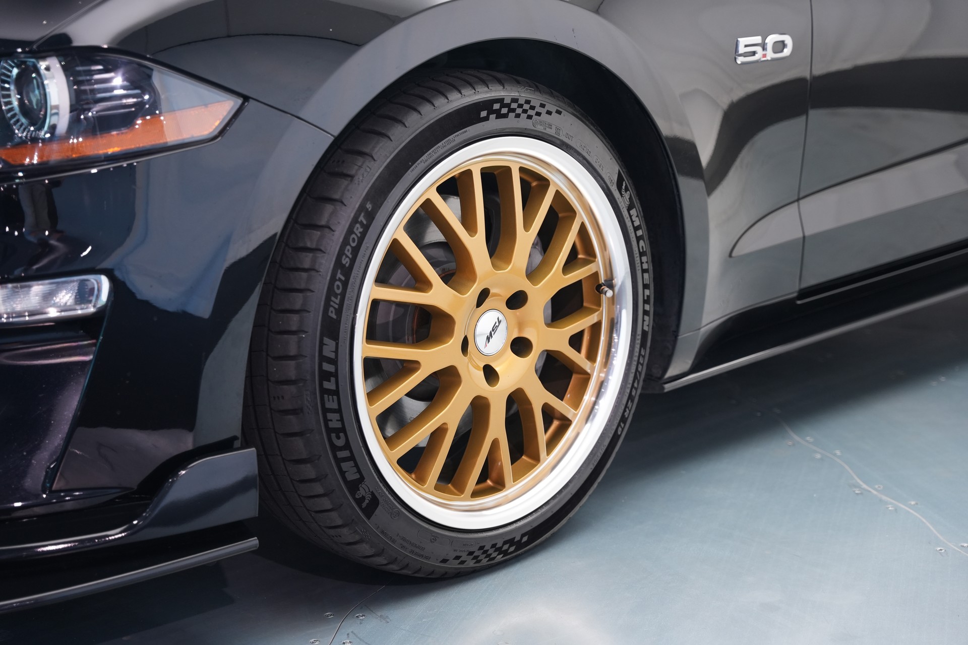 FORD Mustang Fastback 5.0 V8 GT Automat-image-40