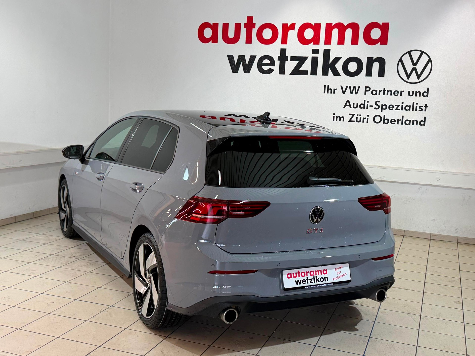 VW Golf 2.0 TSI GTI DSG-showroom-element-3