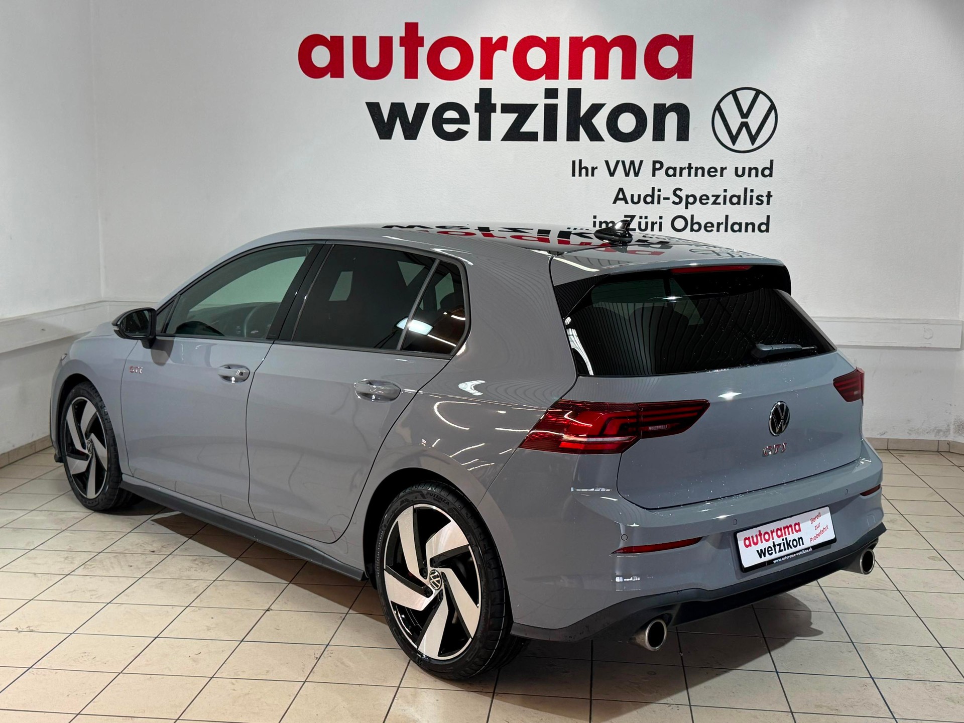VW Golf 2.0 TSI GTI DSG-showroom-element-2