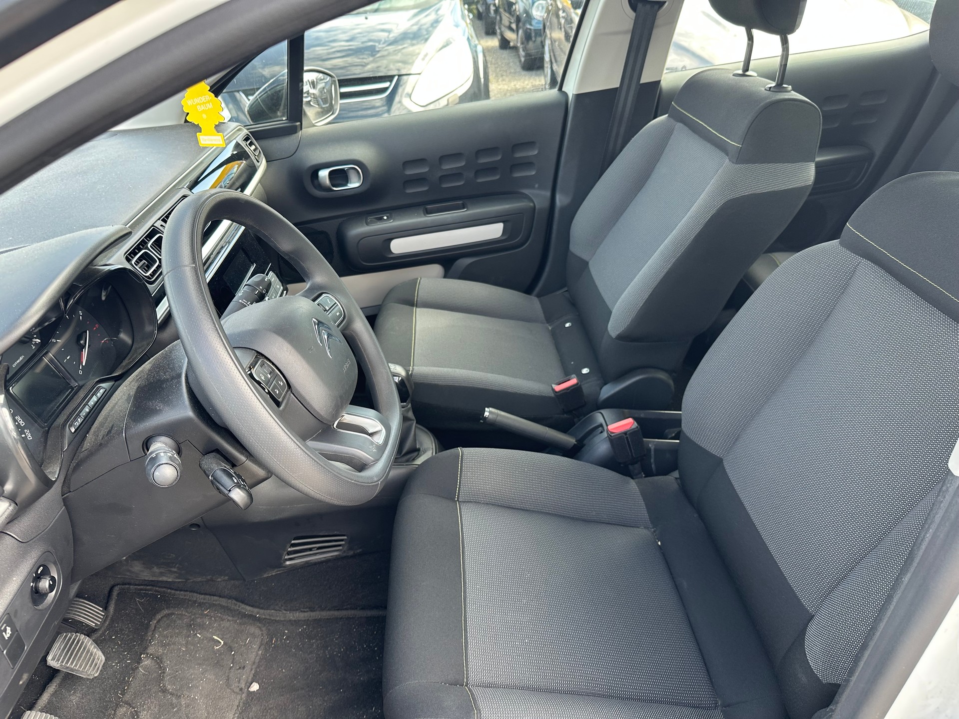 CITROEN C3 1.2i PureTech Feel-image-6