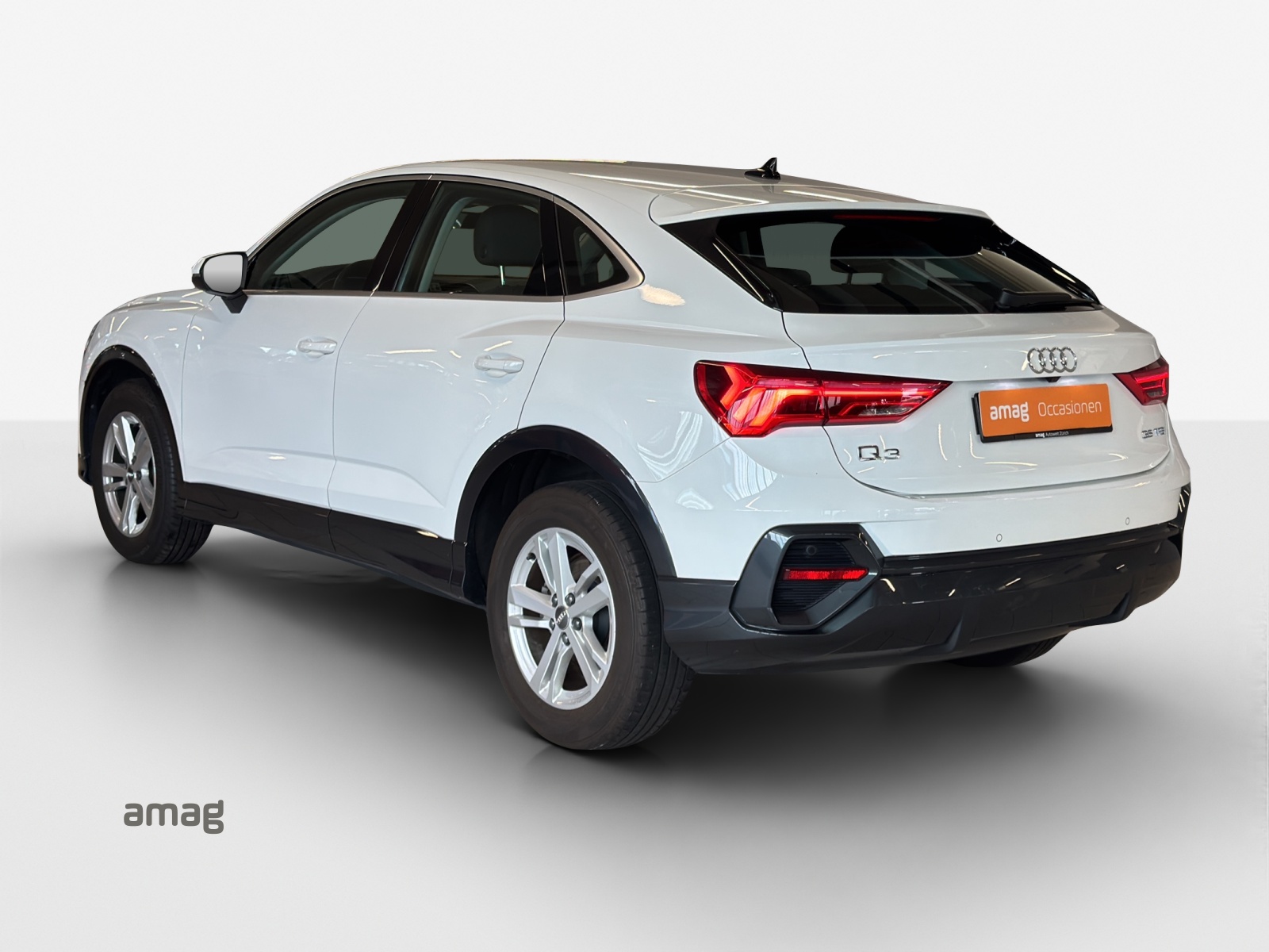 AUDI Q3 Sportback 35 TFSI Attraction S-tronic-showroom-element-2