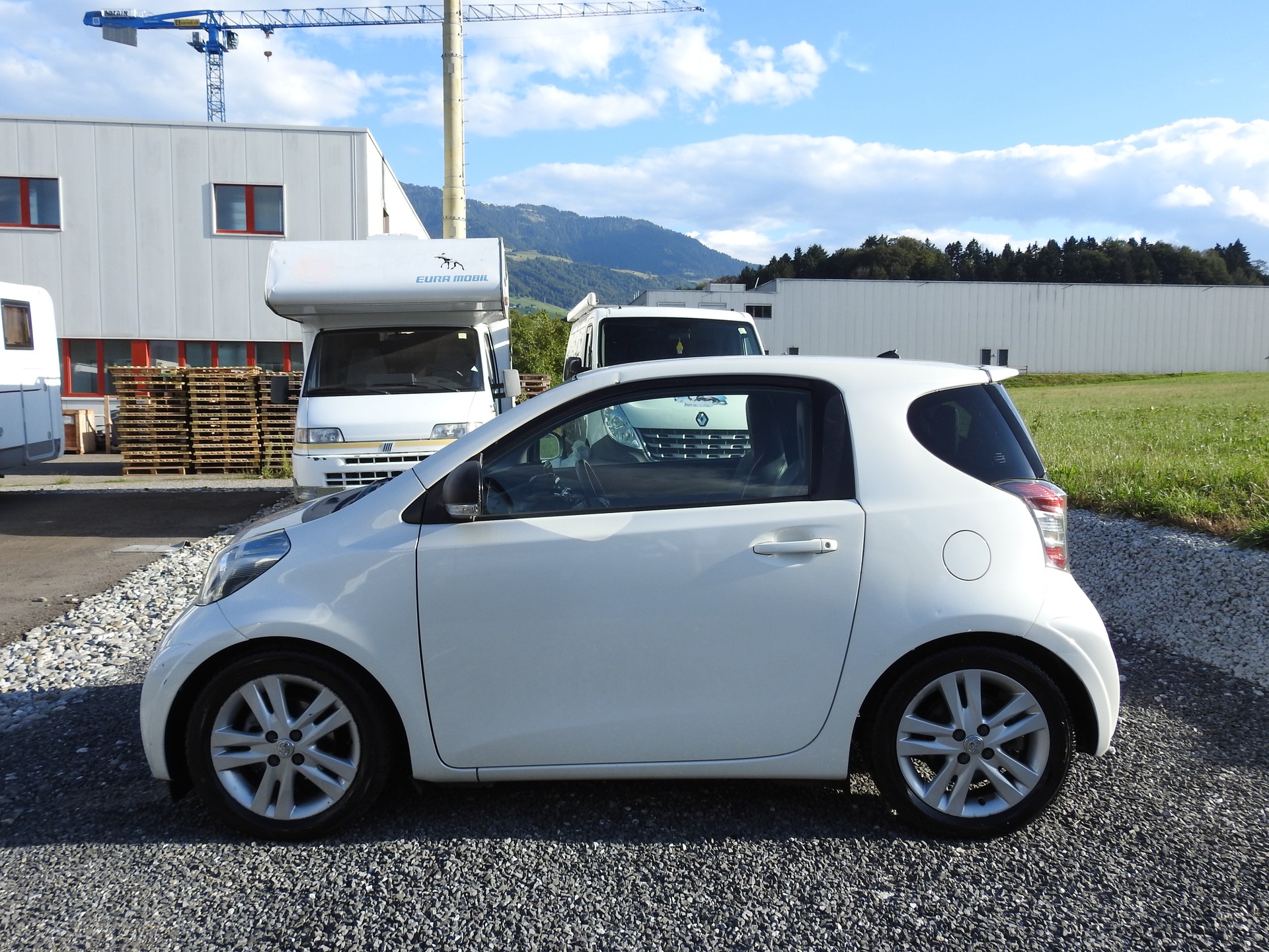 TOYOTA iQ 1.33 Dual VVT-i Linea Sol Premium-showroom-element-2