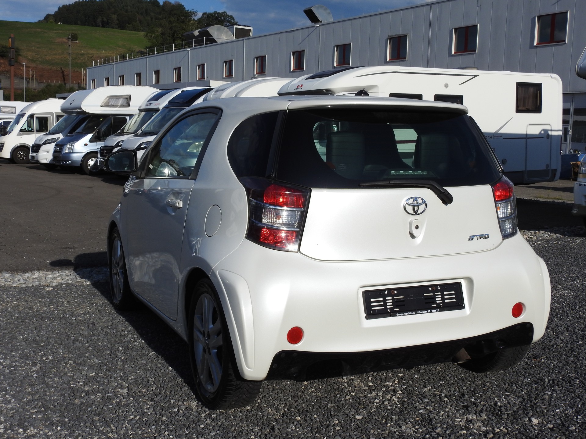 TOYOTA iQ 1.33 Dual VVT-i Linea Sol Premium-showroom-element-3
