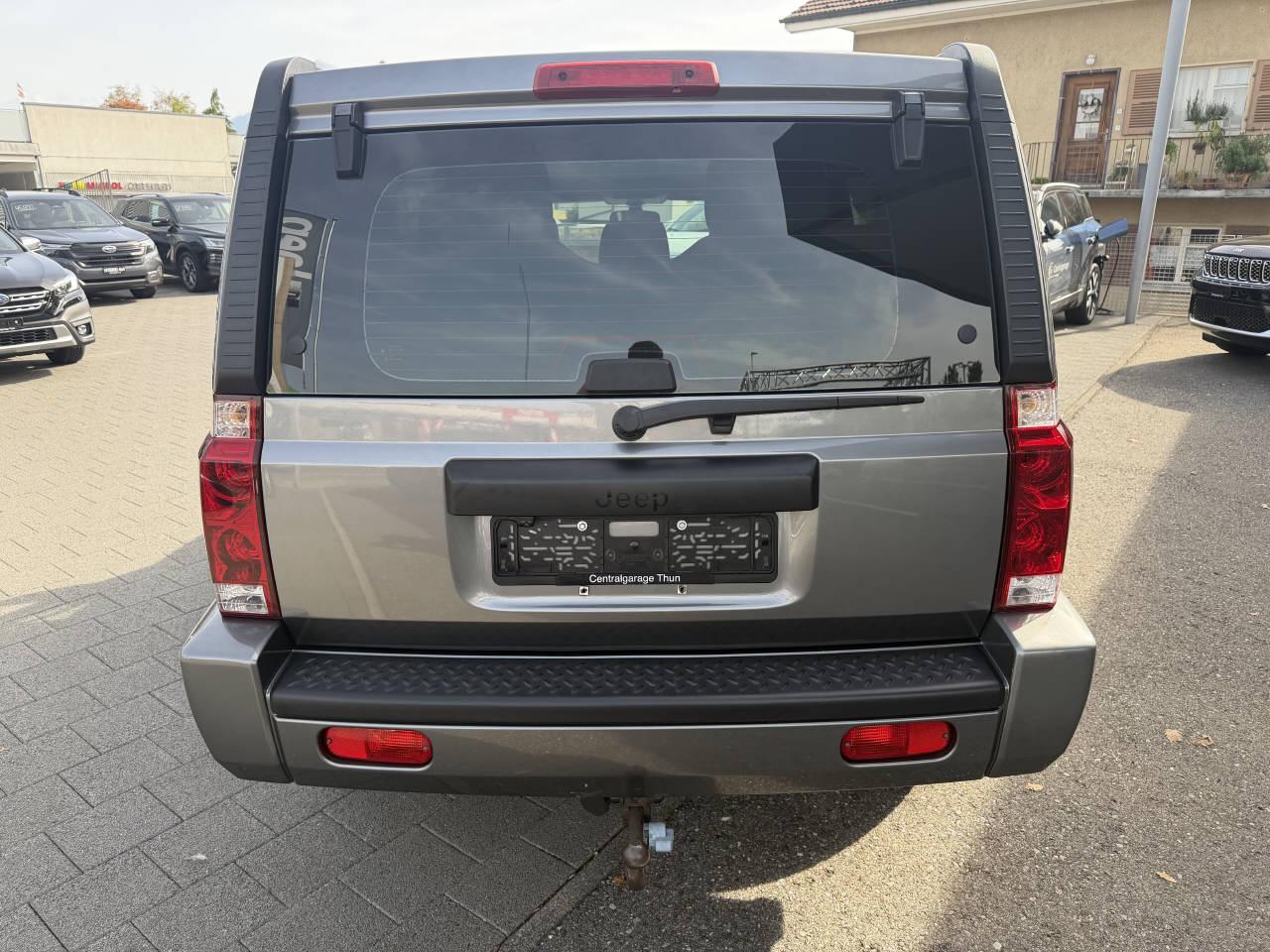 JEEP Commander 4.7 V8-image-4