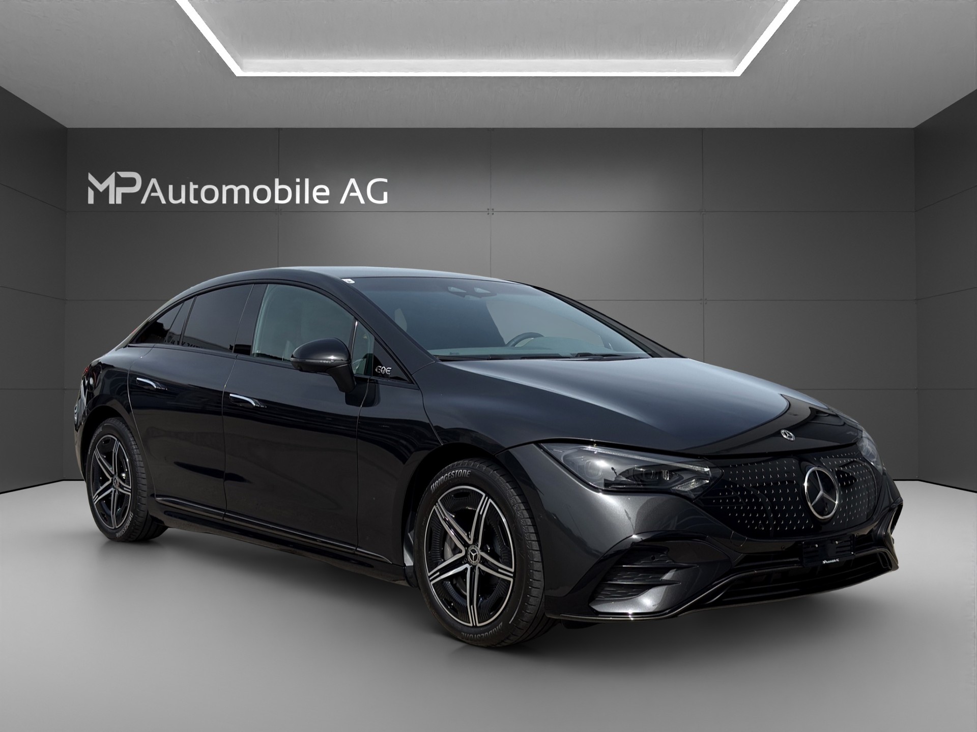 MERCEDES-BENZ EQE 350 4 Matic Executive Edition AMG Line-showroom-element-1