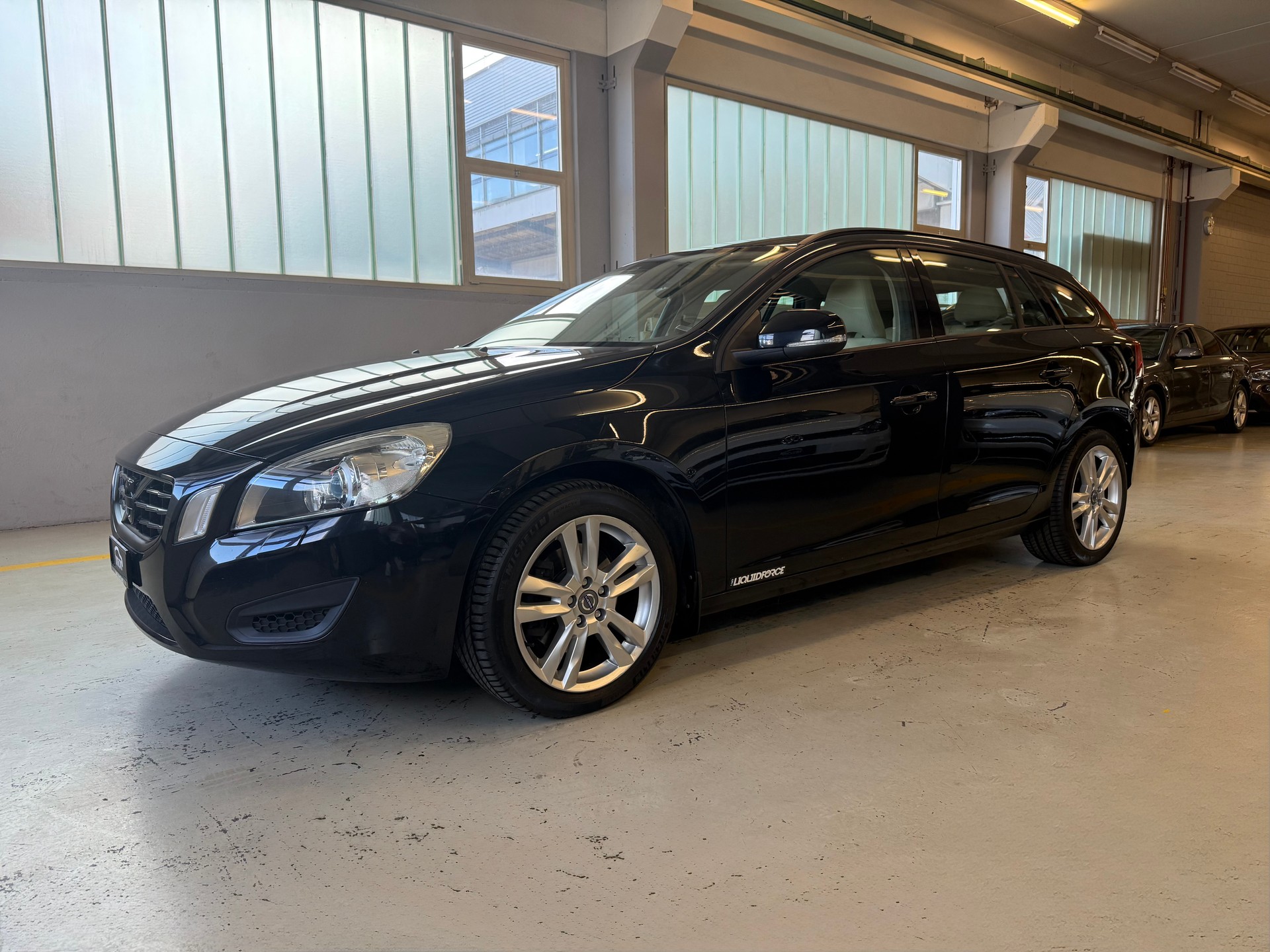 VOLVO V60 D3 Momentum Geartronic