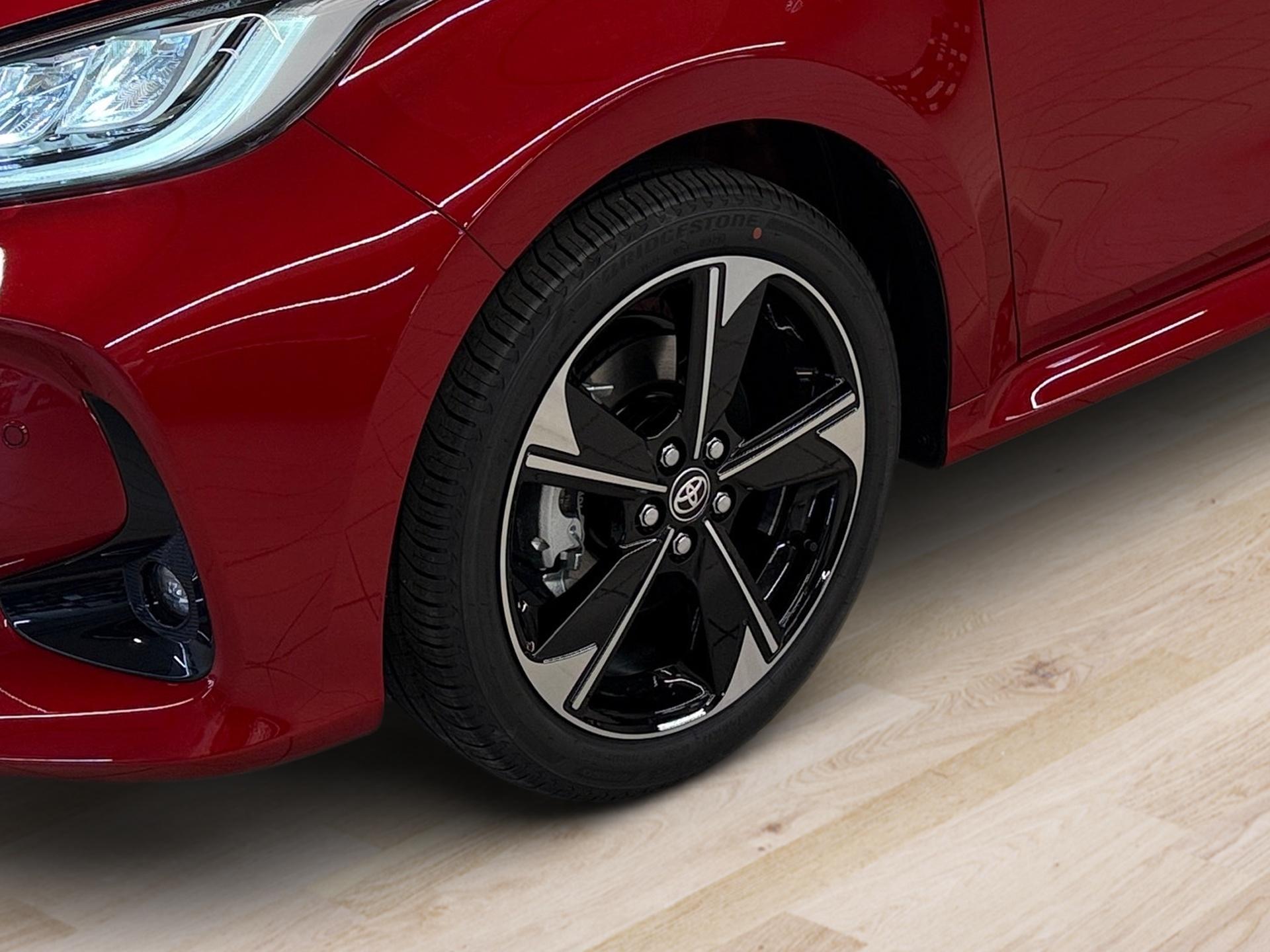 TOYOTA Yaris 1.5 Premium e-CVT-image-9