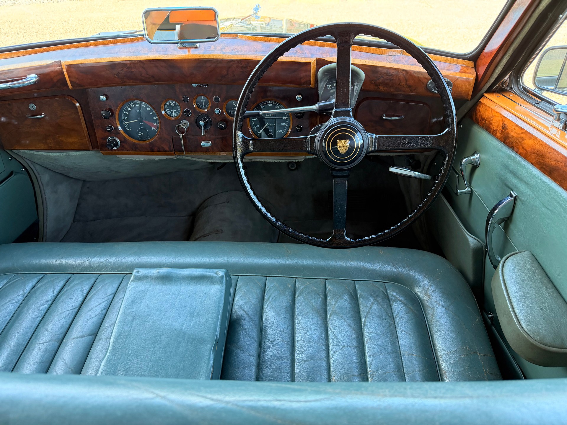 JAGUAR MK IX - VETERAN-image-12