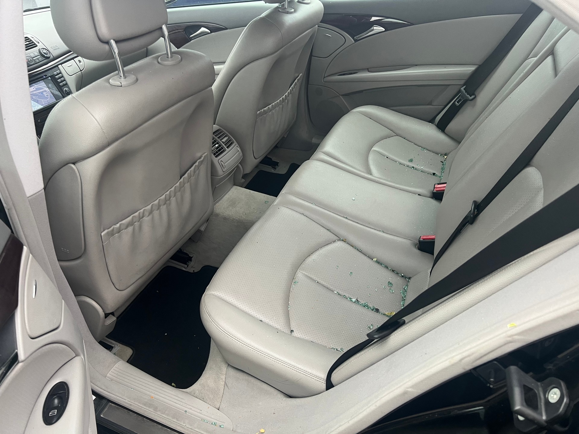 MERCEDES-BENZ E 220 CDI Classic Automatik-image-8