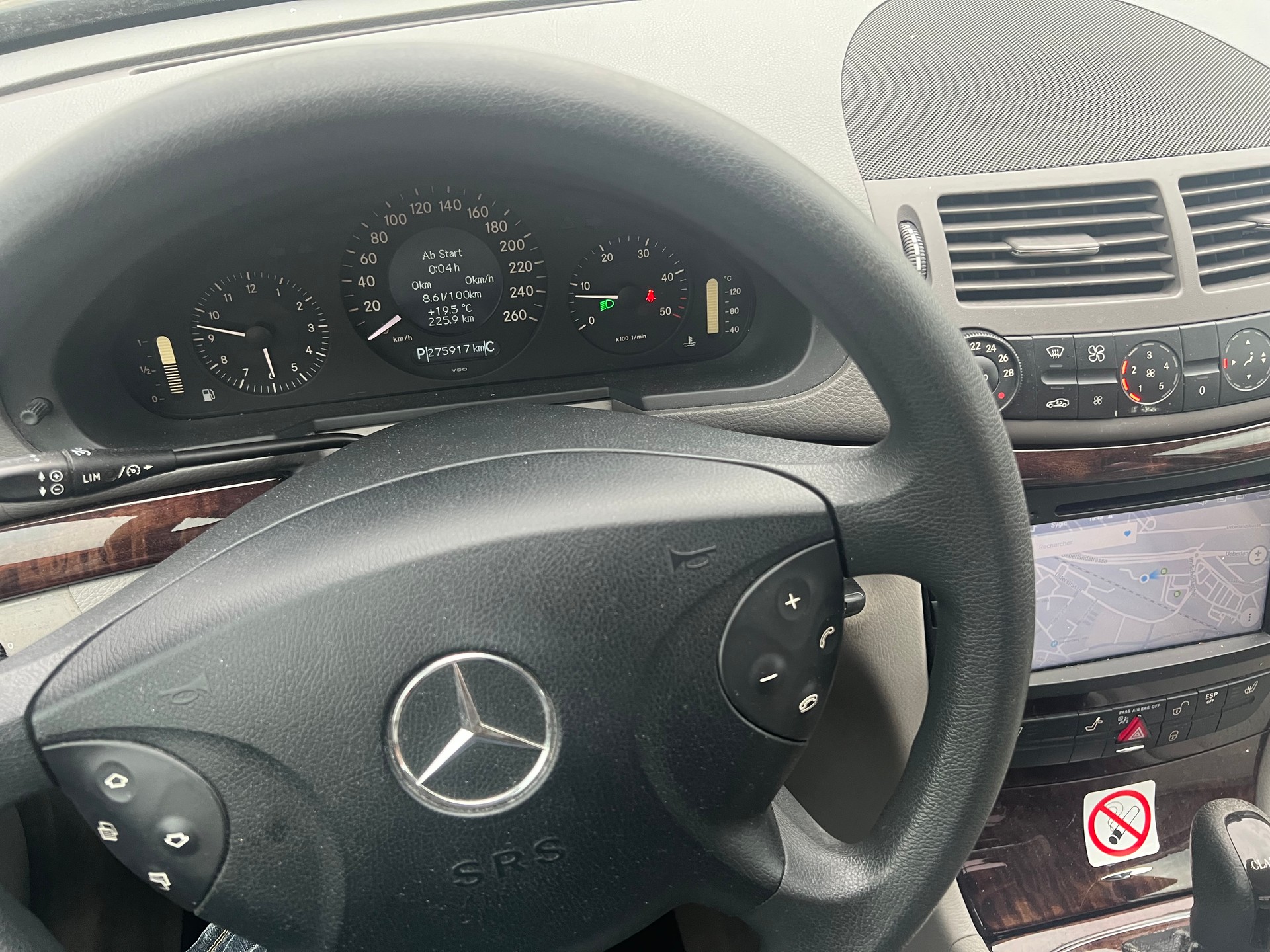 MERCEDES-BENZ E 220 CDI Classic Automatik-image-4