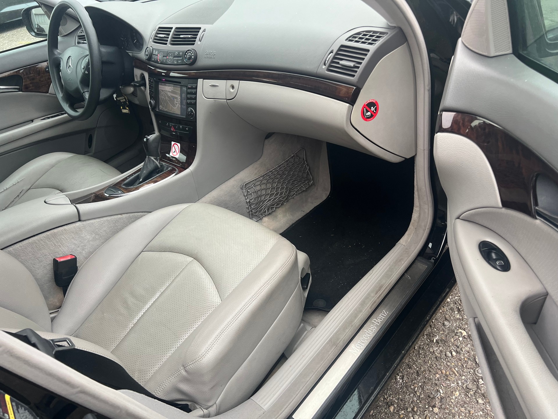 MERCEDES-BENZ E 220 CDI Classic Automatik-image-12