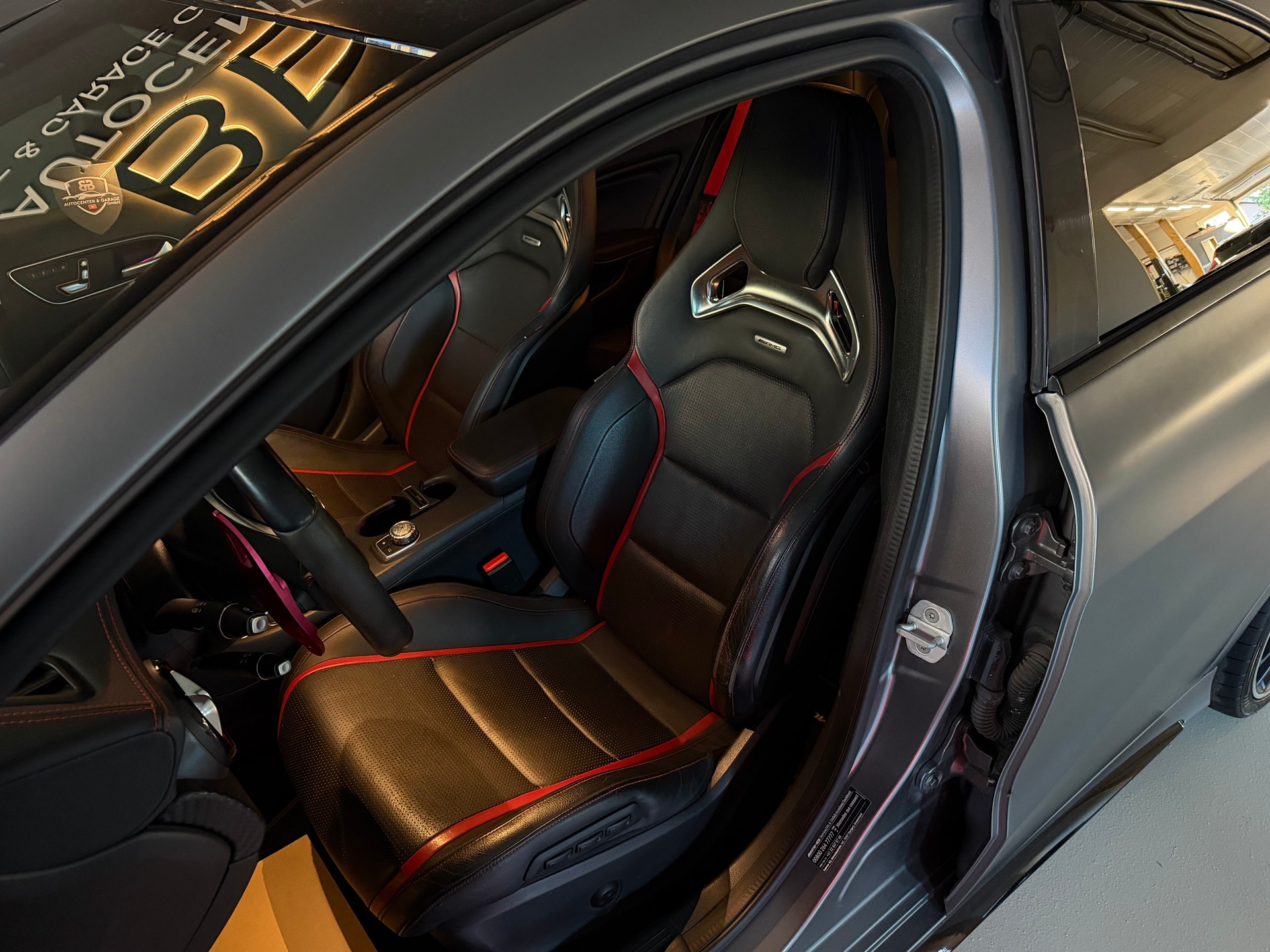 MERCEDES-BENZ A 45 AMG 4Matic Speedshift 7G-DCT **Desingno Mountaingrau Magno**-image-14