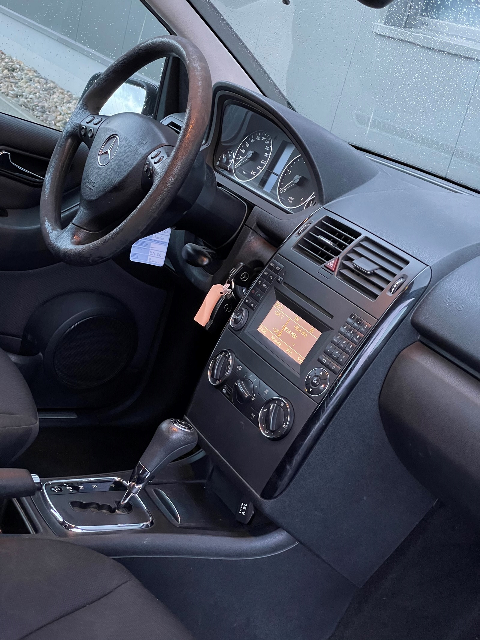 MERCEDES-BENZ A 180 CDI Avantgarde Autotronic-image-13