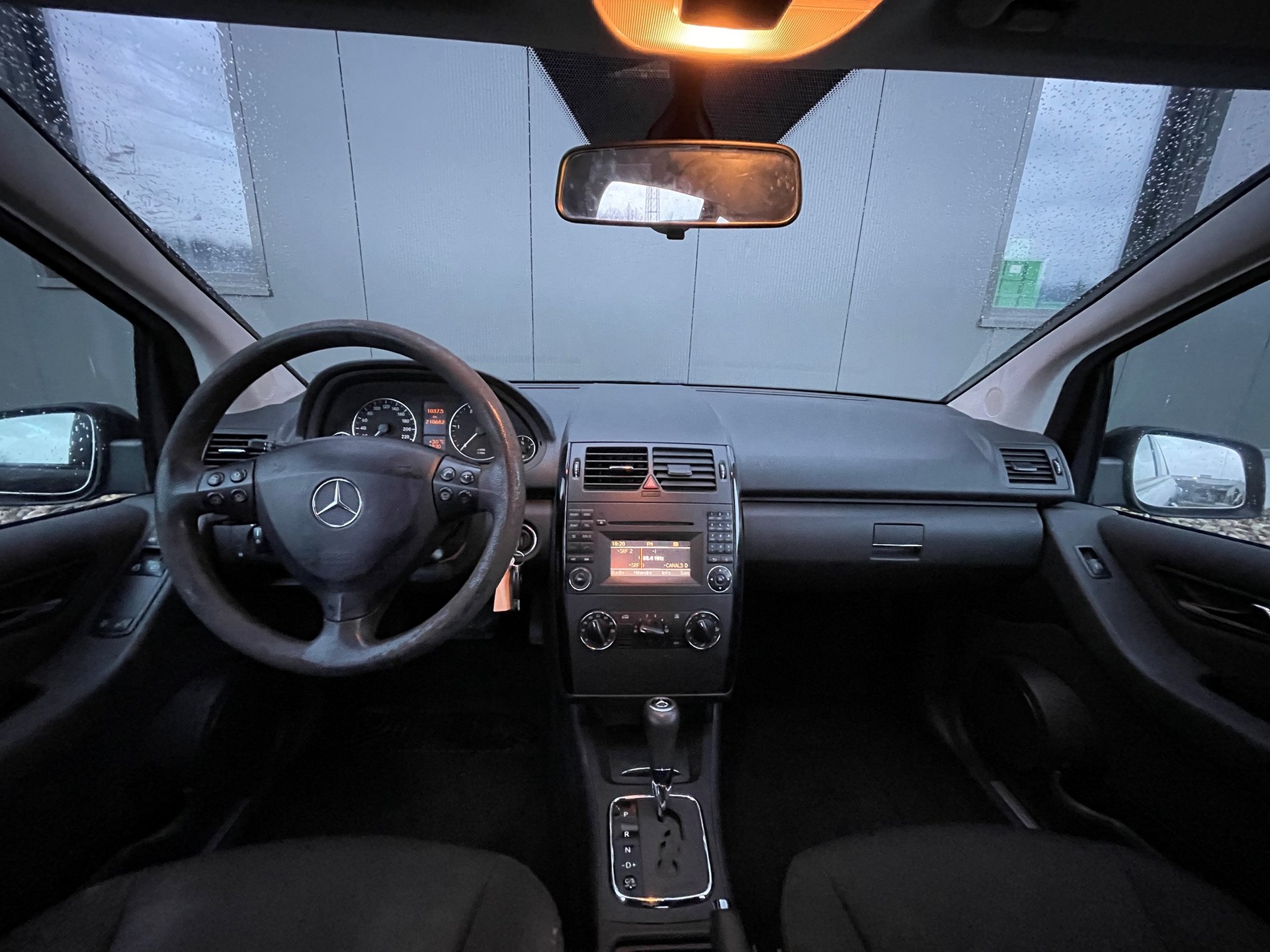 MERCEDES-BENZ A 180 CDI Avantgarde Autotronic-image-12