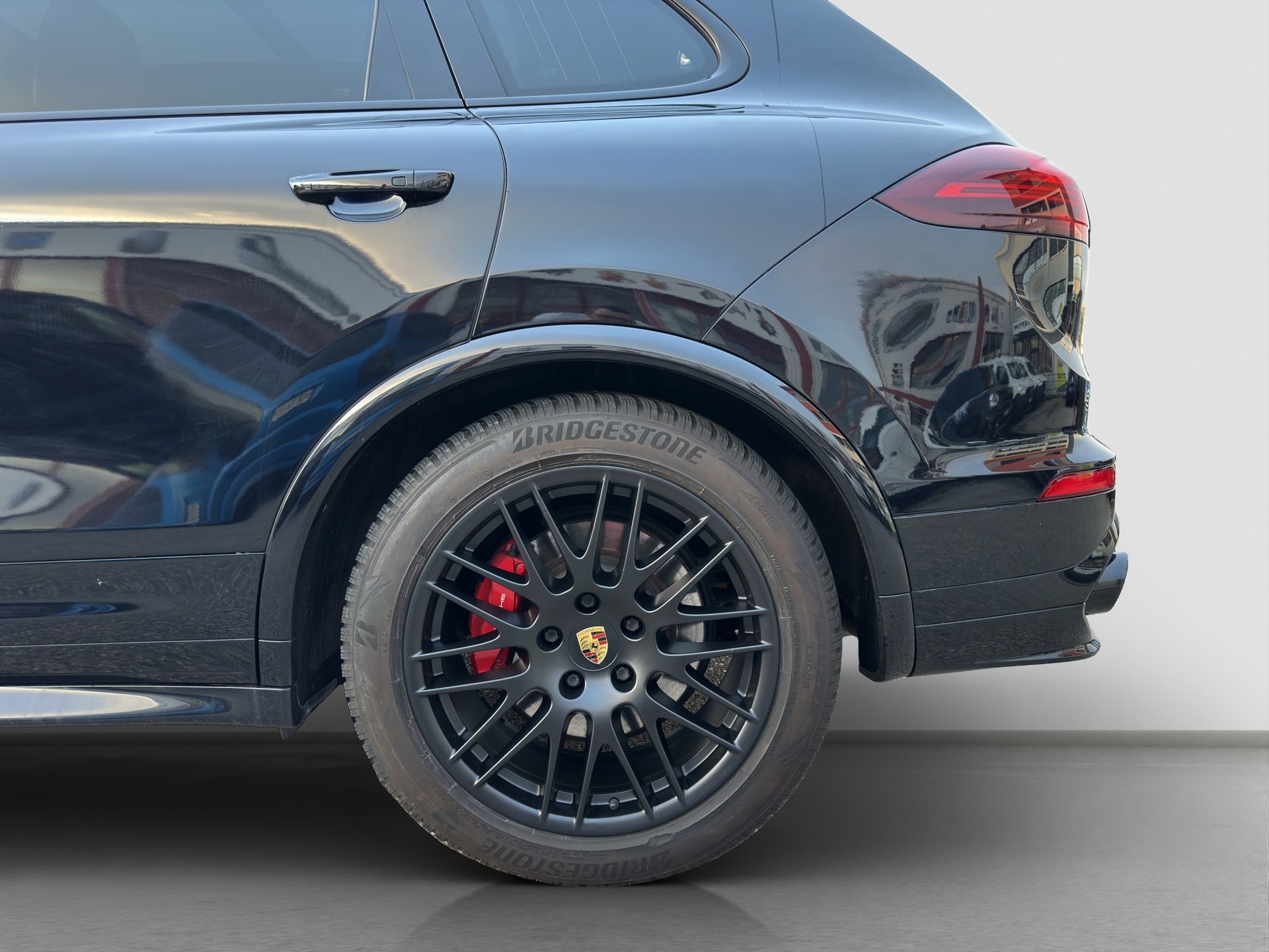 PORSCHE Cayenne GTS-image-10
