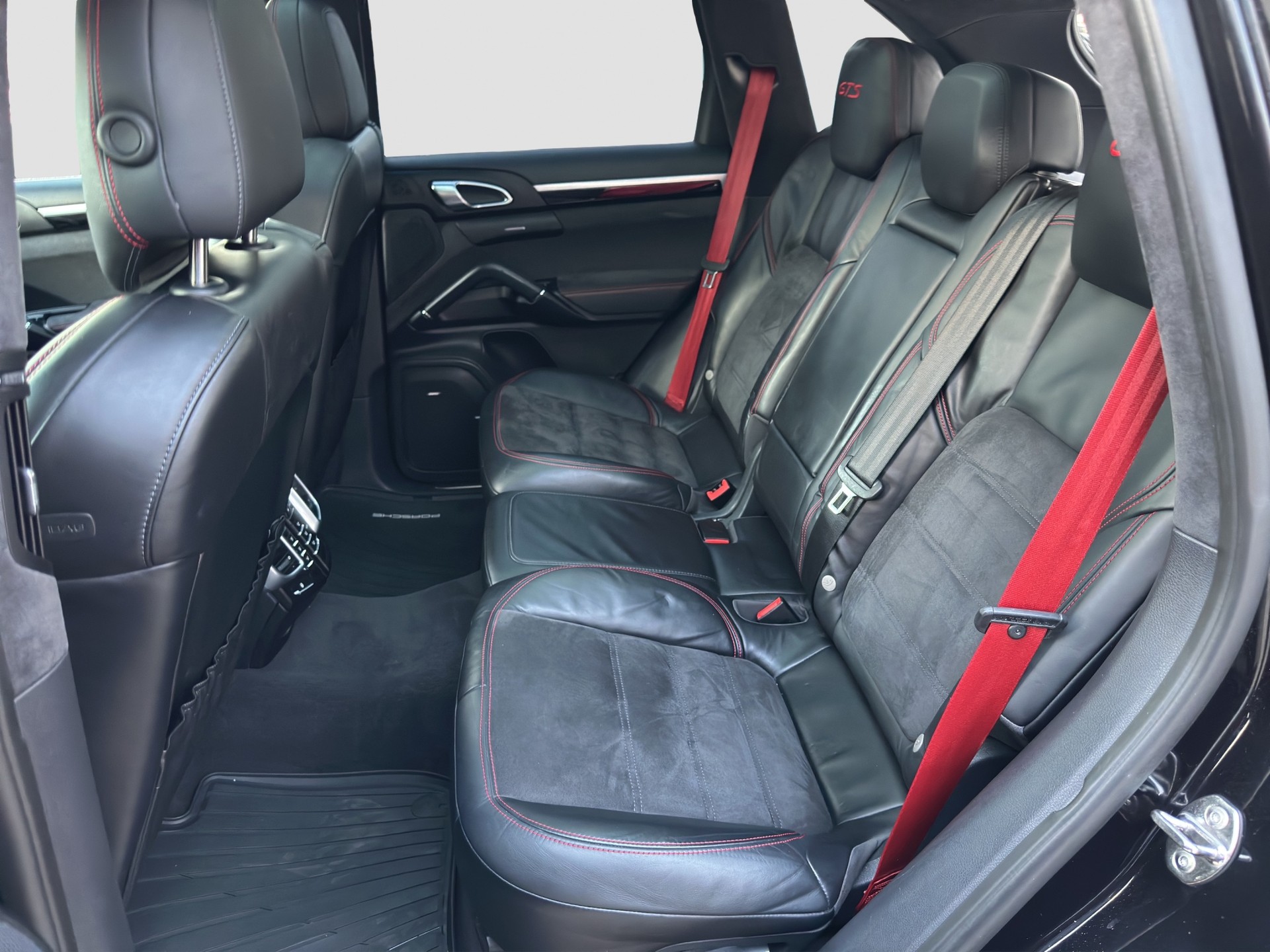 PORSCHE Cayenne GTS-image-16