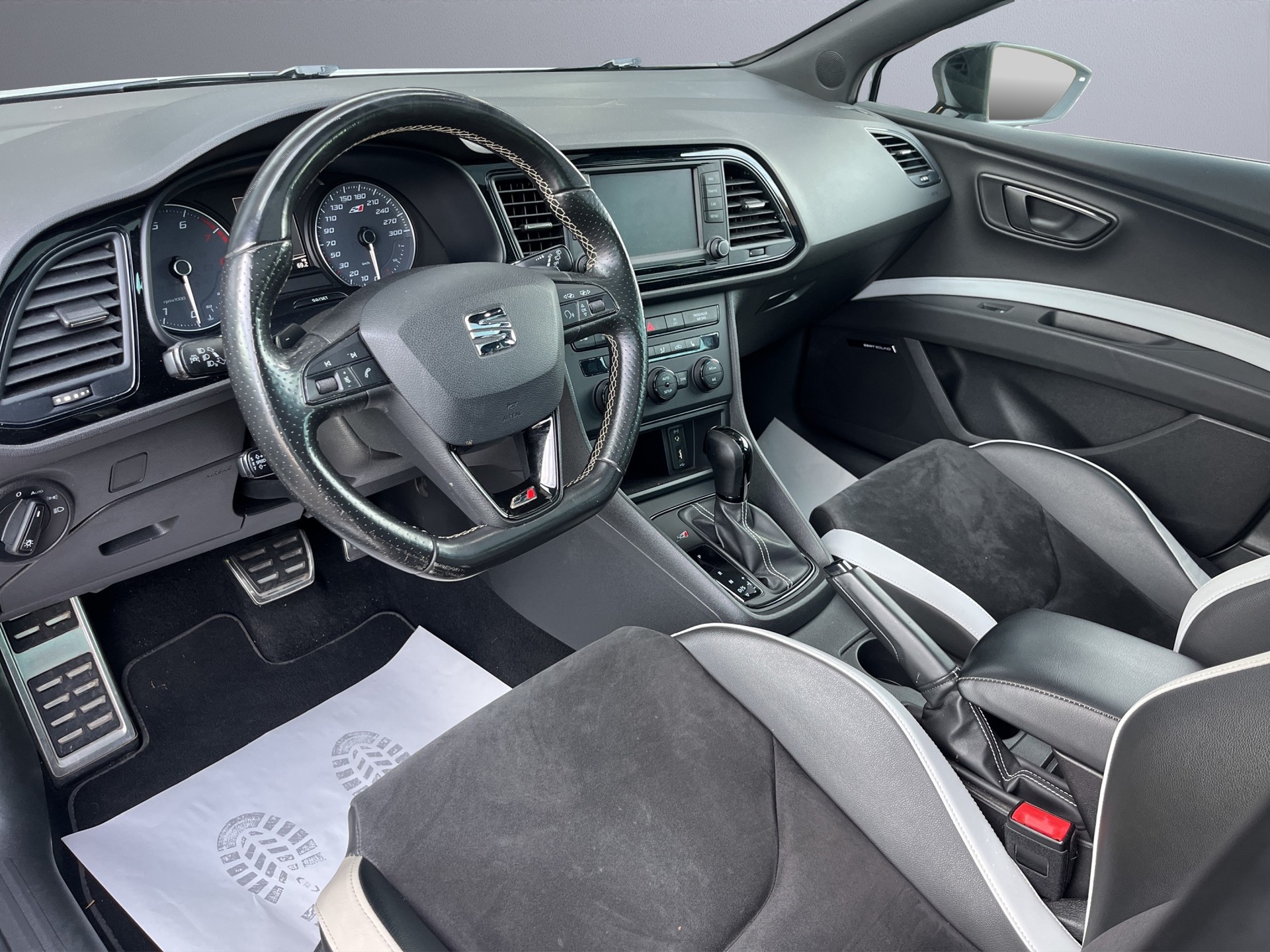 SEAT Leon 2.0 TSI Cupra 290 DSG-image-8