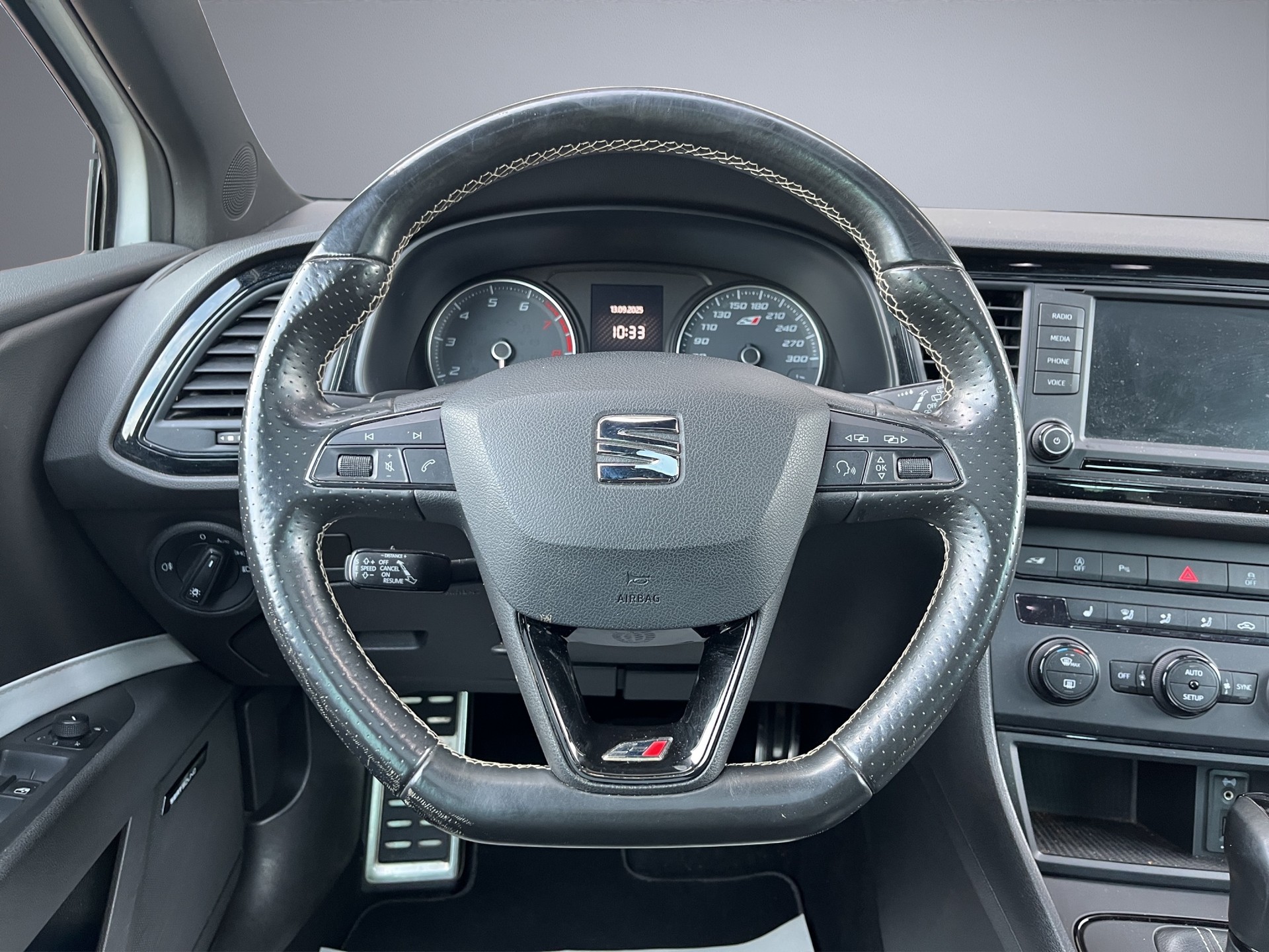 SEAT Leon 2.0 TSI Cupra 290 DSG-image-11