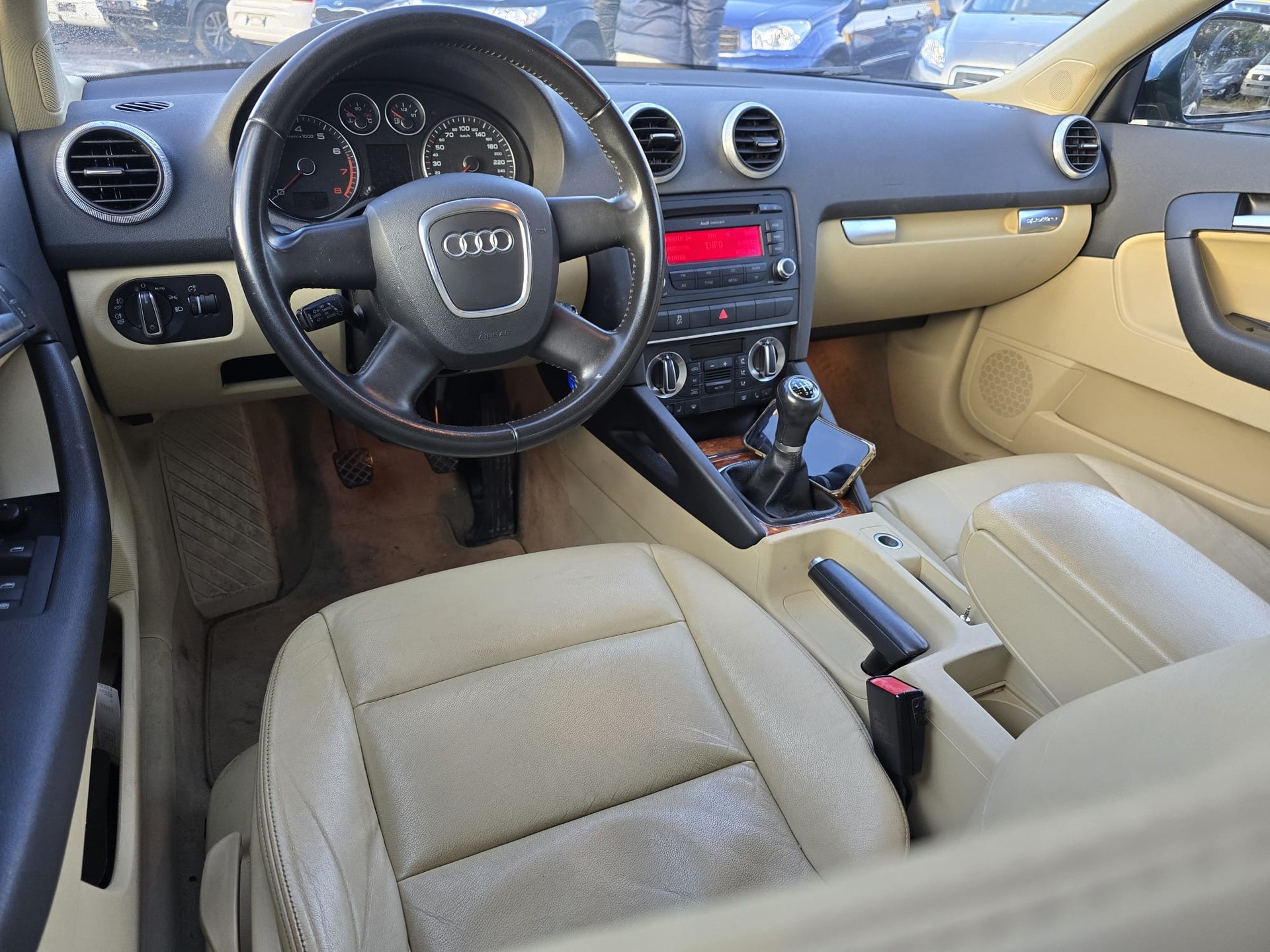AUDI A3 Sportback 1.8 TFSI Attraction quattro-image-13