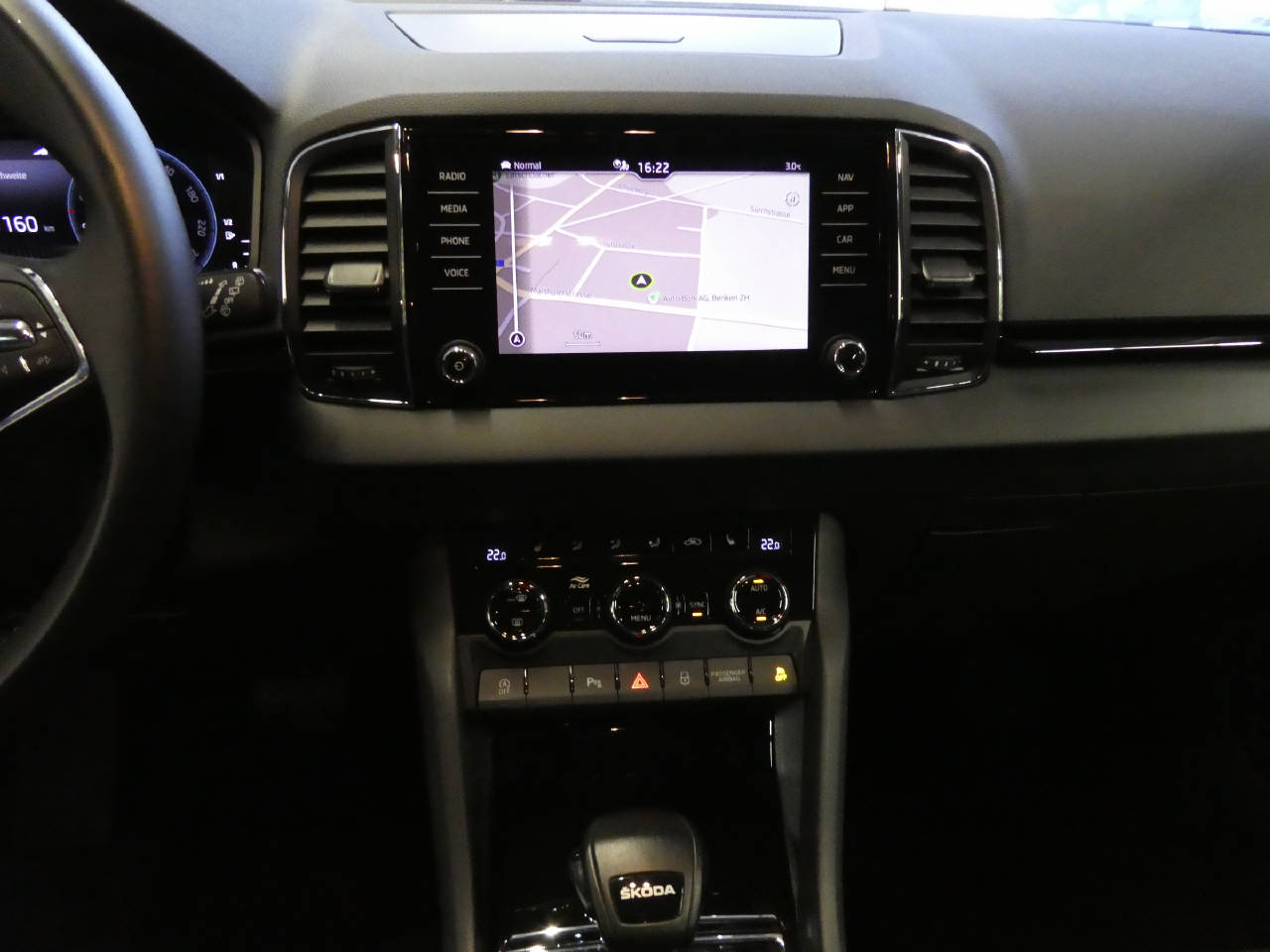 SKODA Karoq 1.5 TSI Style DSG-image-12