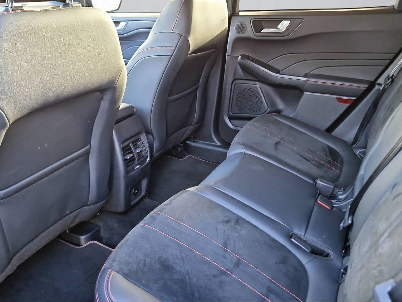 FORD Kuga 2.5 Hybrid ST-Line X 4x4-image-11