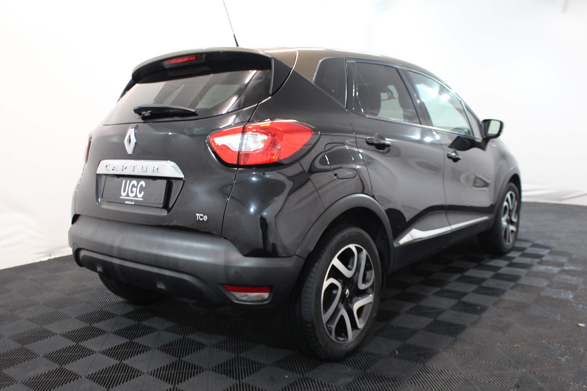 RENAULT Captur 1.2 TCe Privilege EDC S/S-image-5